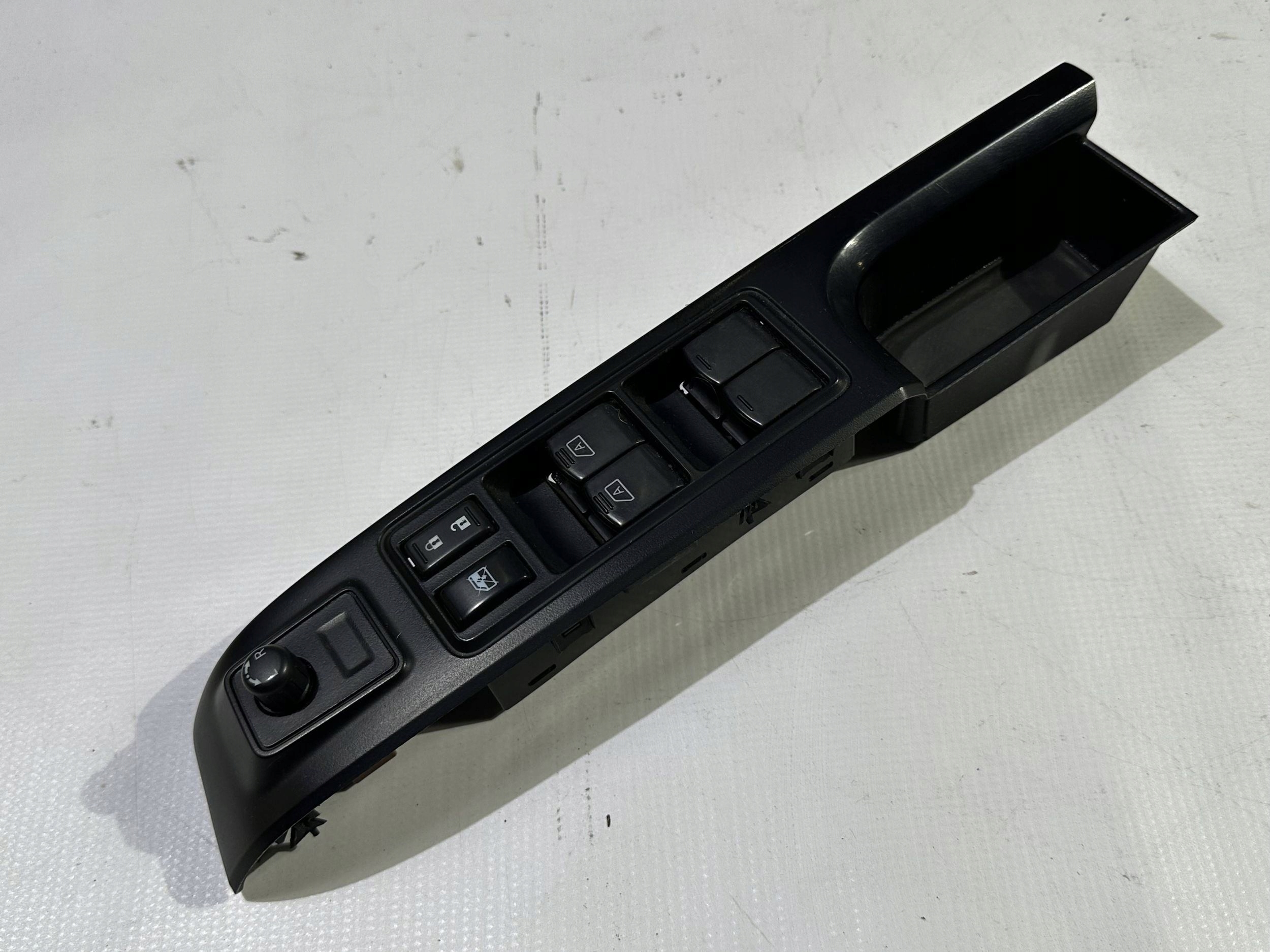Panel Module Bouton Vitres Chauffeurs Nissan Titan 2016+