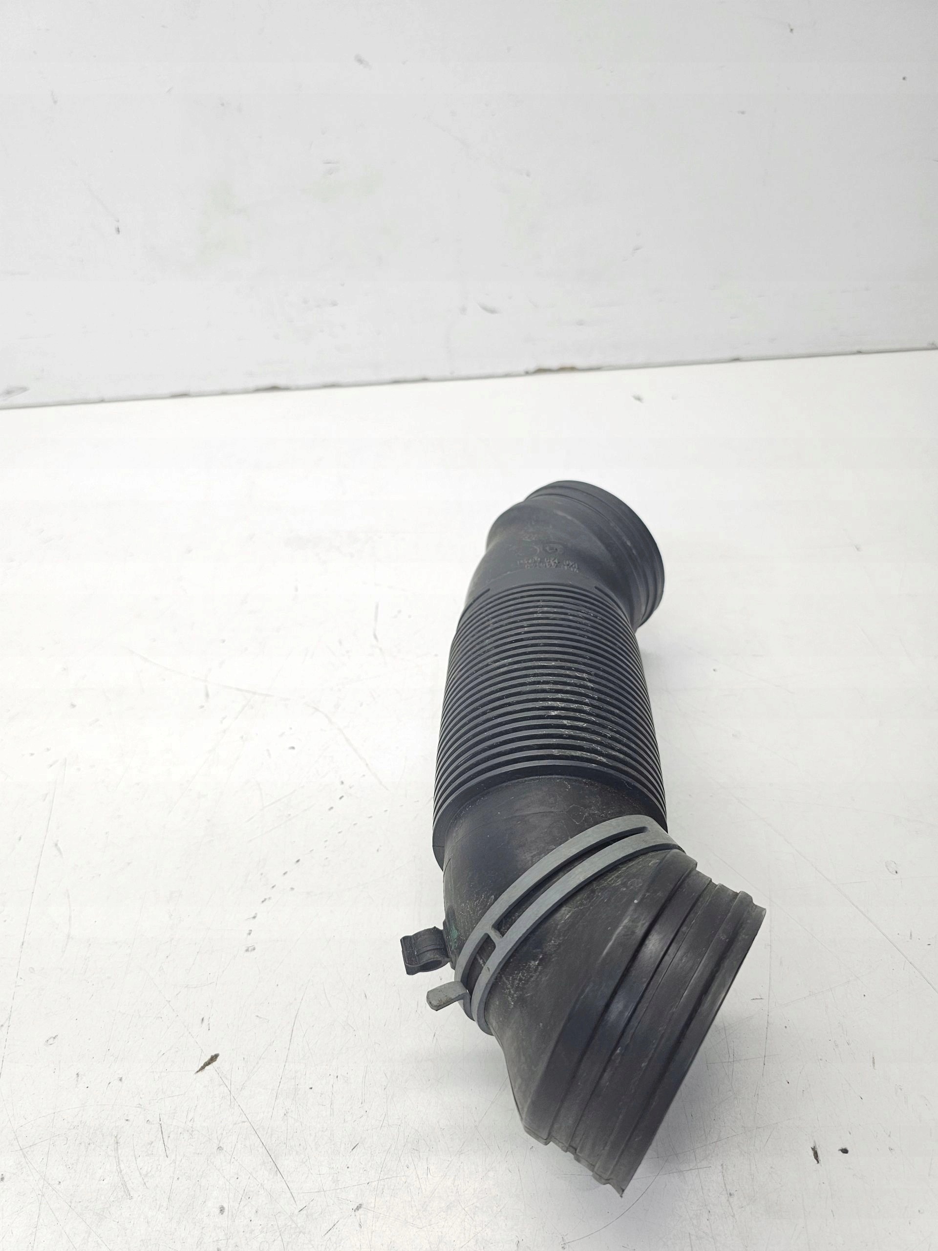 suction pipe air AUDI A3 8P VOLKSWAGEN 1K0129684L