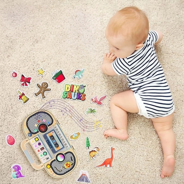 TABLICA MANIPULACYJNA DREWNIANA GRAJĄCE RADYJKO ŁADNA ZABAWKA NA PREZENT Wysokość produktu 17.8 cm