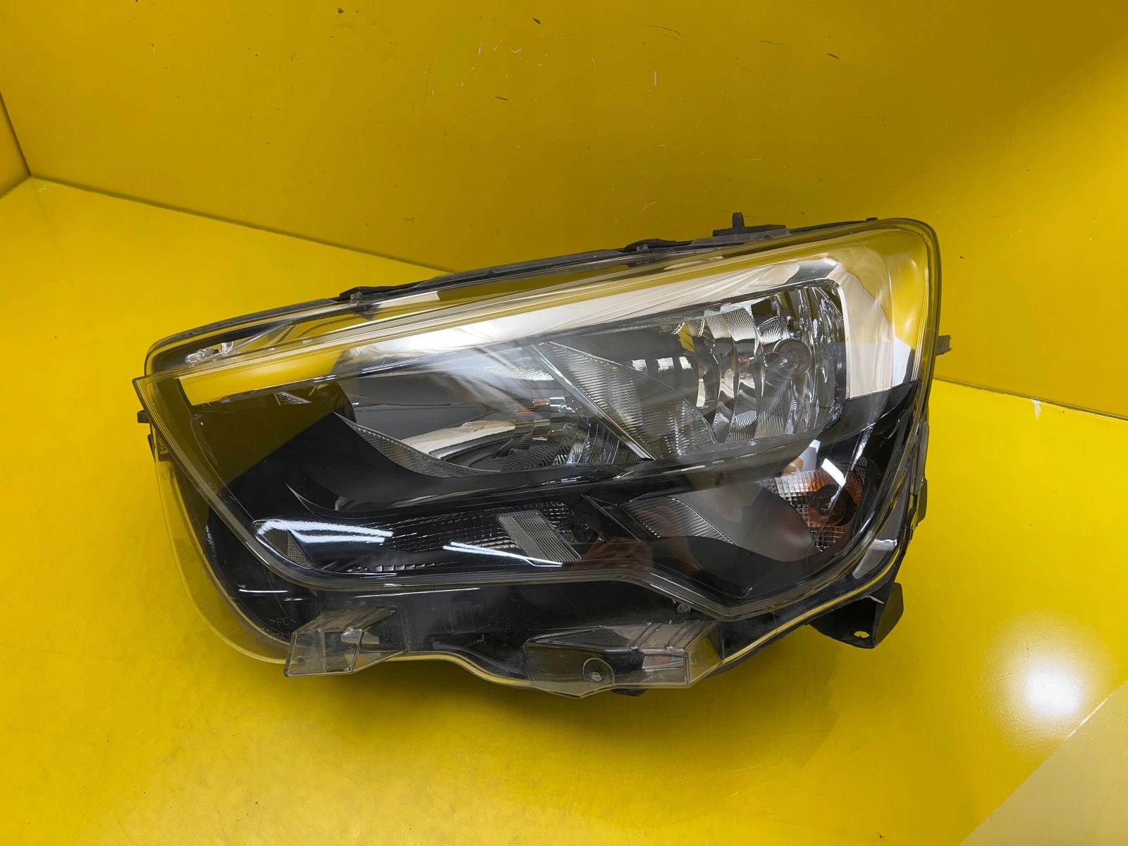 light front left Opel Combo E 18- 90145298 normal