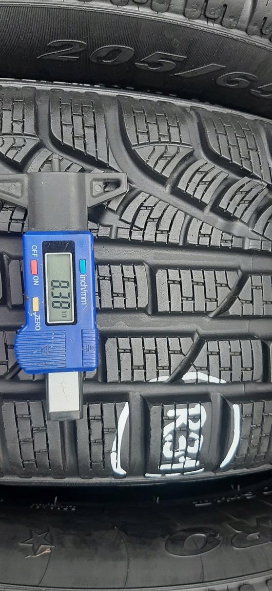 PIRELLI SOTTOZERO WINTER 210 SERIE 205/65R17 (R31) Marka Pirelli