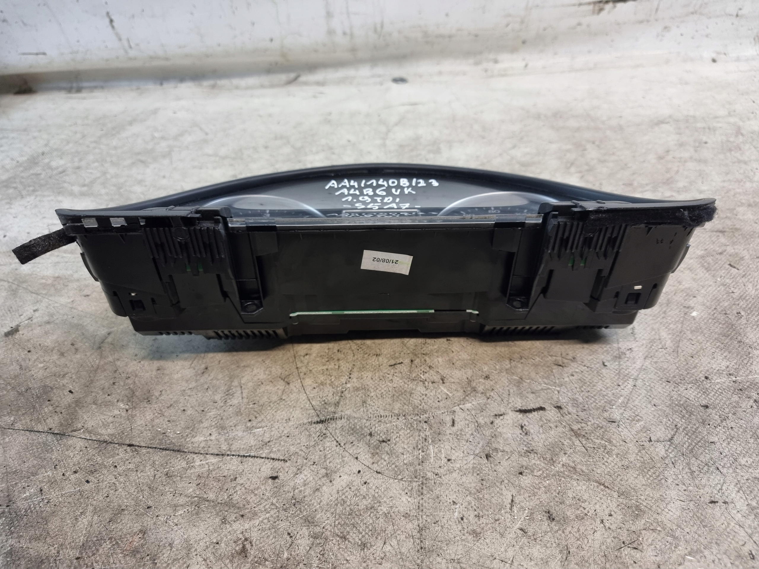 dials dials OE 8E0920950J AUDI A4 B6 1.9 TDI 130 KM ANGLIK
