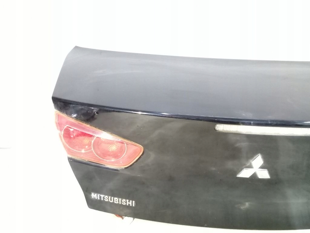 Mitsubishi Lancer VIII 8 sedan boot door rear