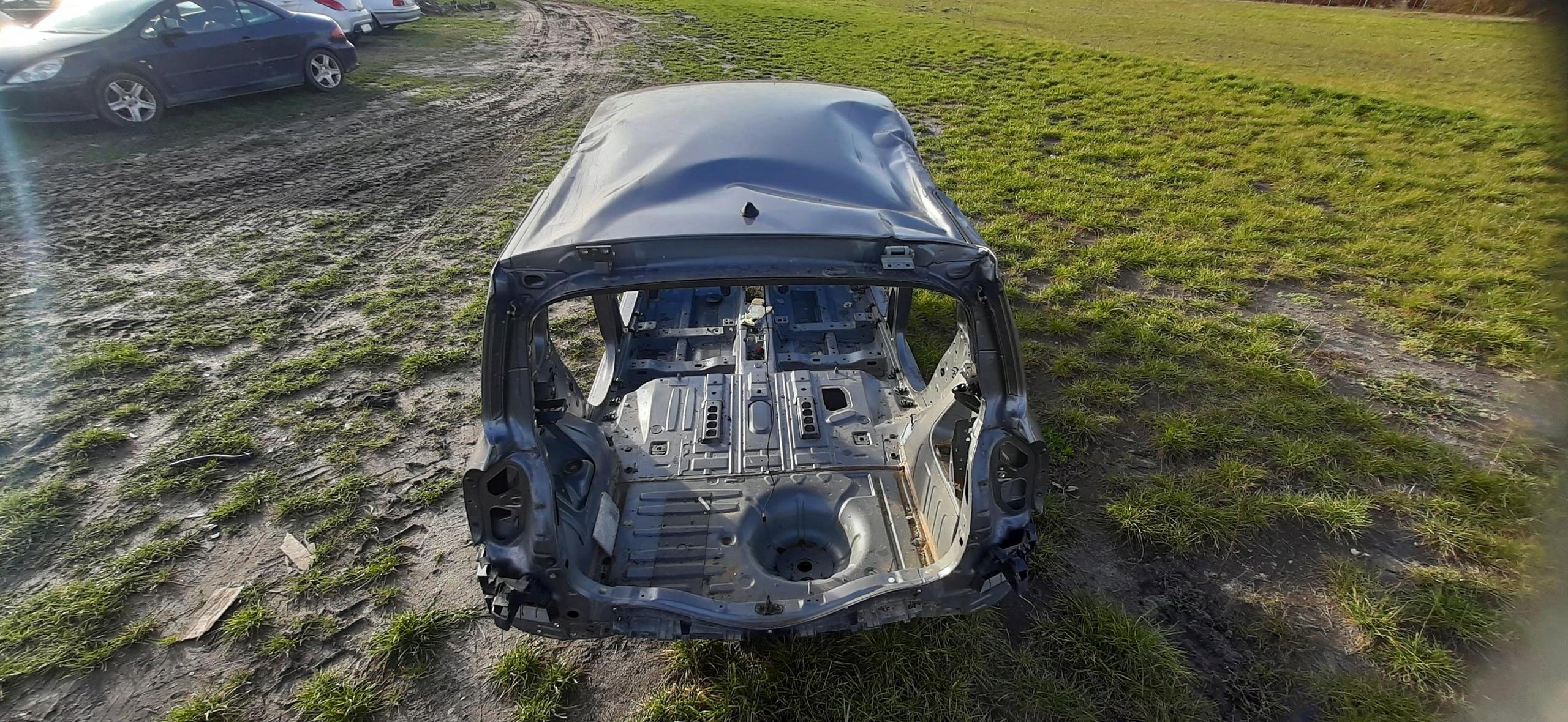 ремень задний кузов renault Grand MODUS .
