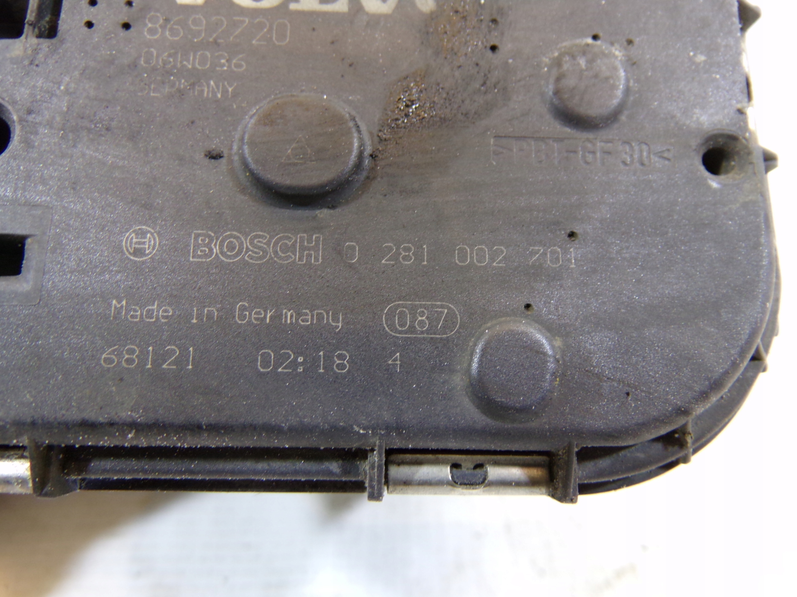 throttle flap VOLVO 2.4 D5 0281002701