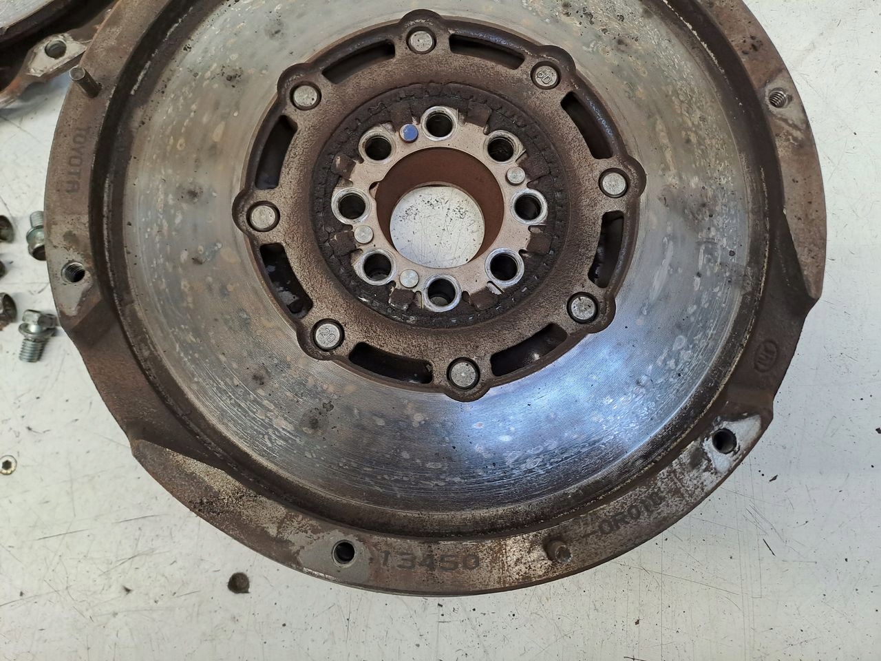 wheel flywheel Toyota RAV4 III 2,2 DCAT