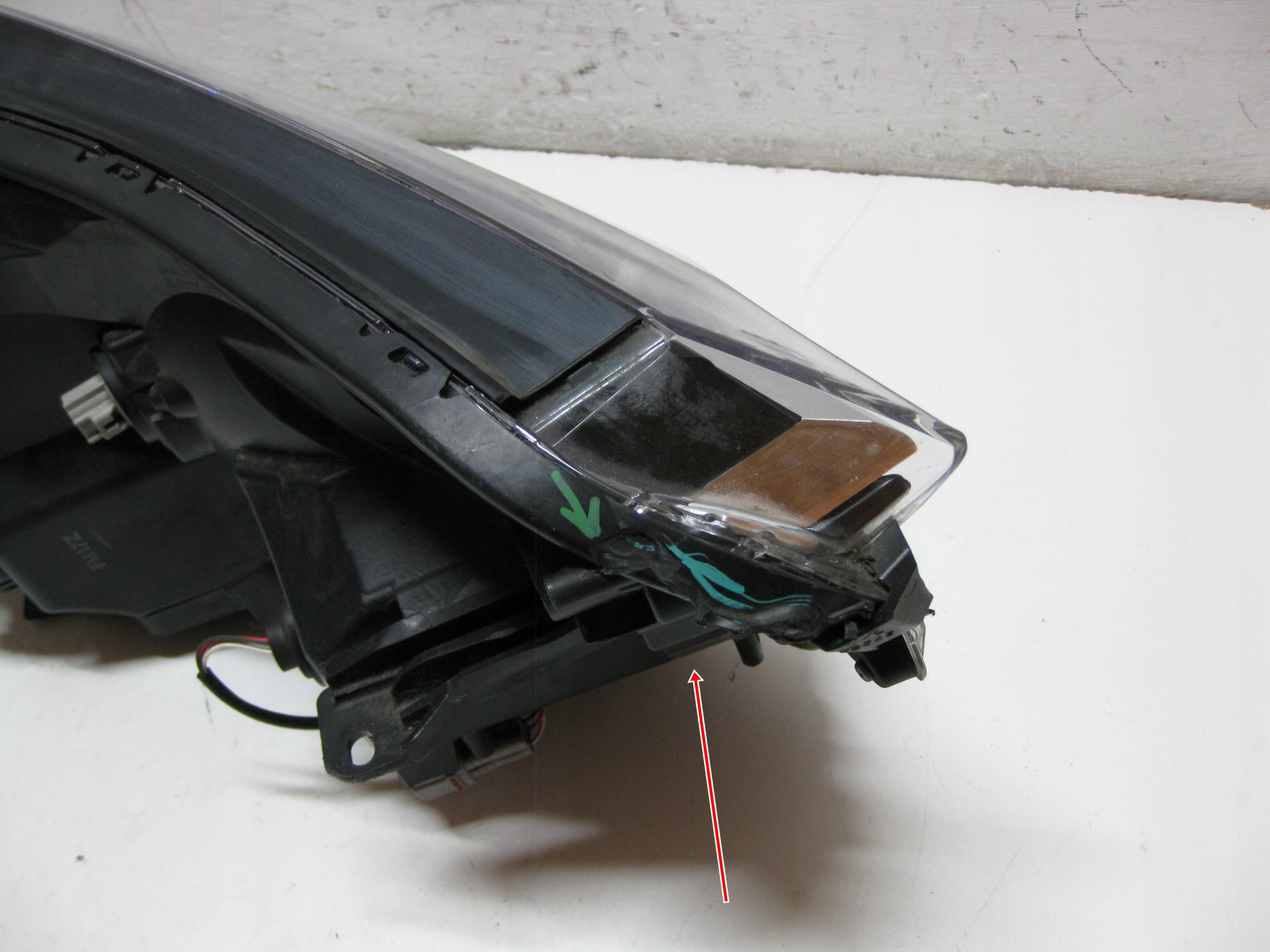 TOYOTA RAV 4 17R light left front EU
