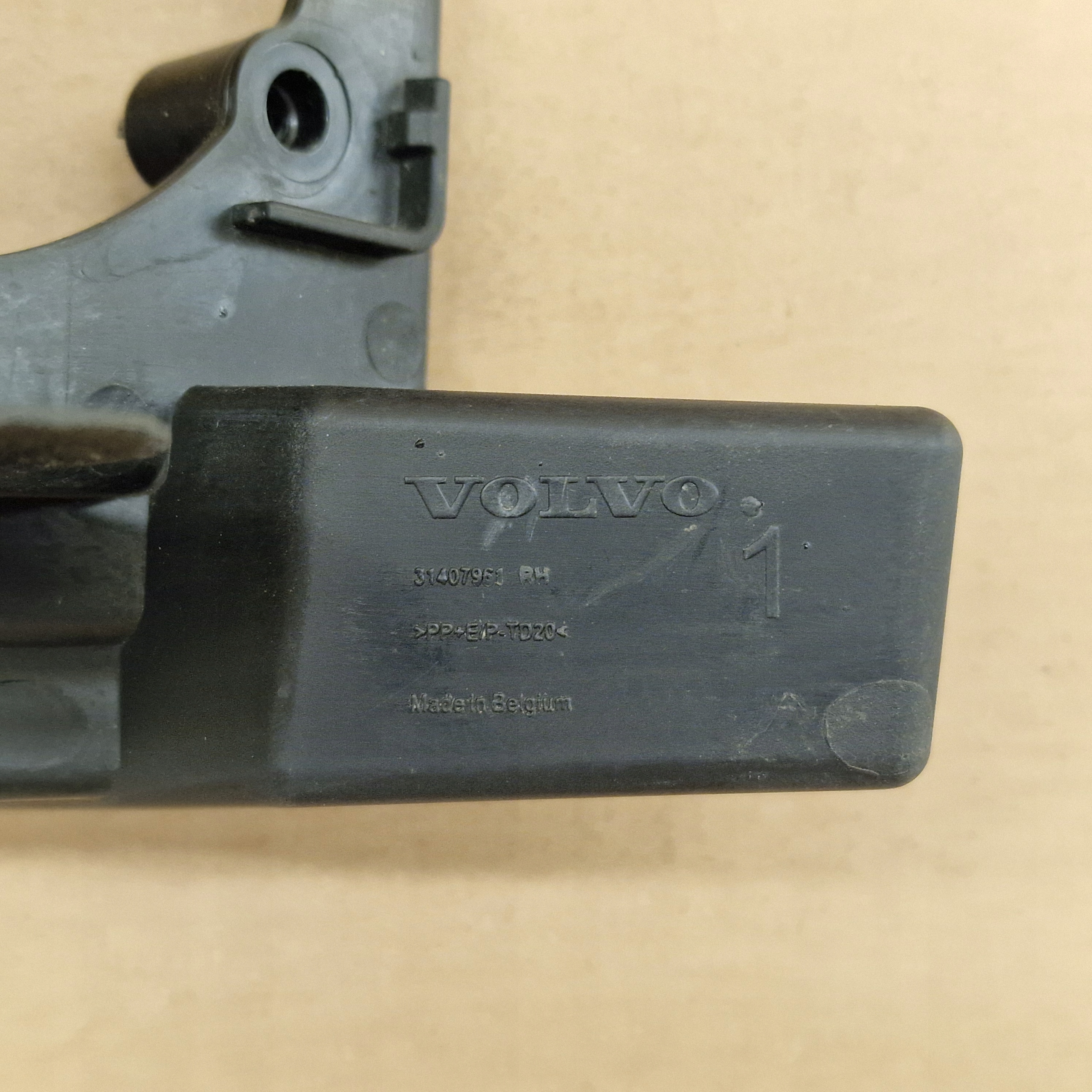 Droit Support plaque Feux antibrouillard VOLVO XC40 2018-2025