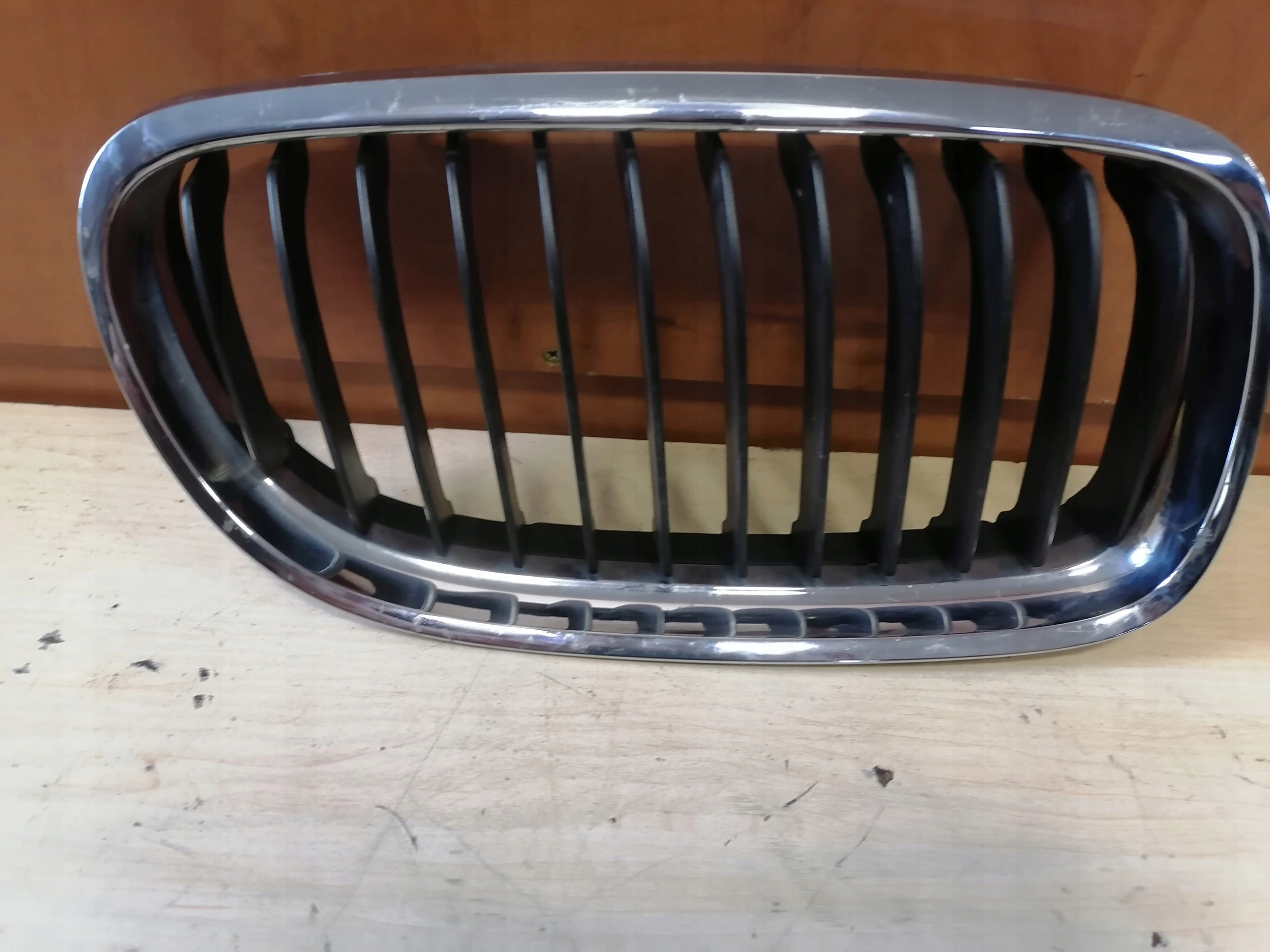 BMW 3 E90 E91 bubreg maska branika desna 7201968