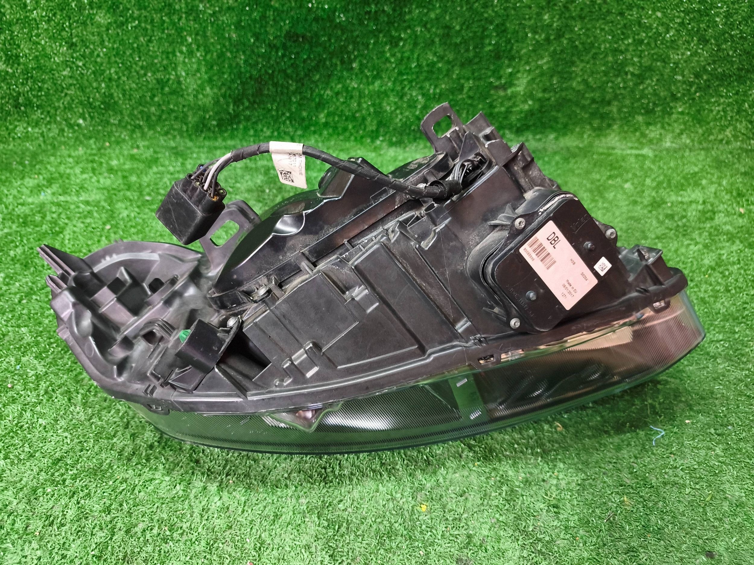 REFLEKTOR left front VOLVO XC60 XENON LIFT positioning NR.1630