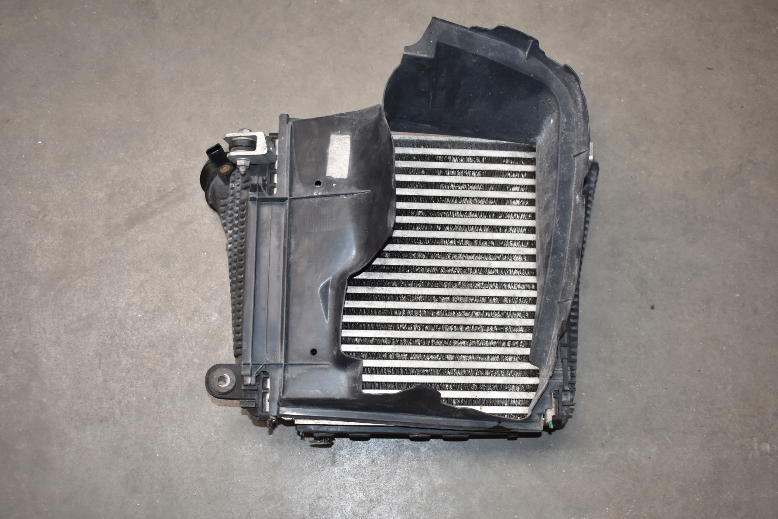 IDEALNY intercooler radiator right PORSCHE PANAMERA 971 4.0 D 1