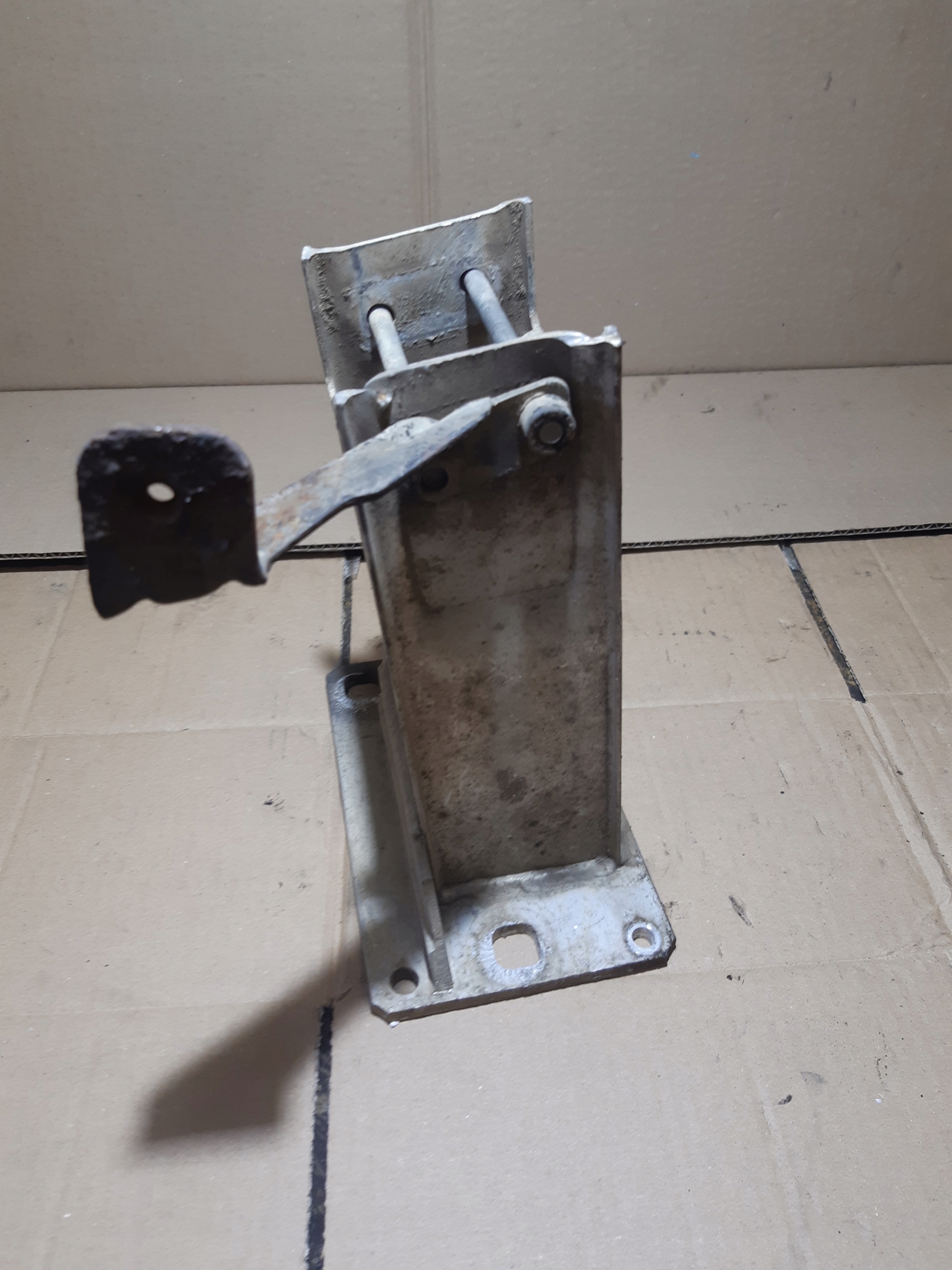 AUDI A4 B8 beam tip left front 8K0807133C