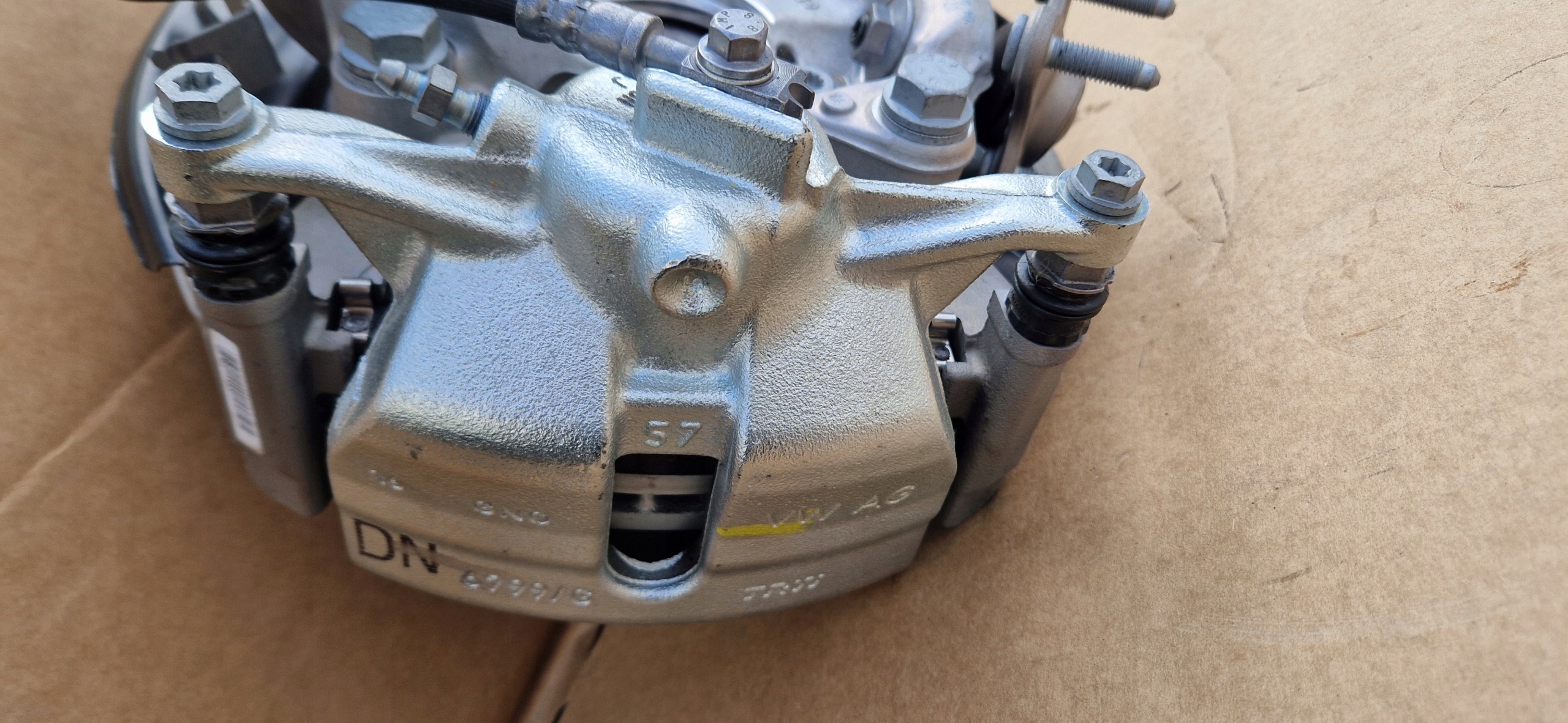 swing disc caliper 5Q0407258A right new TSI