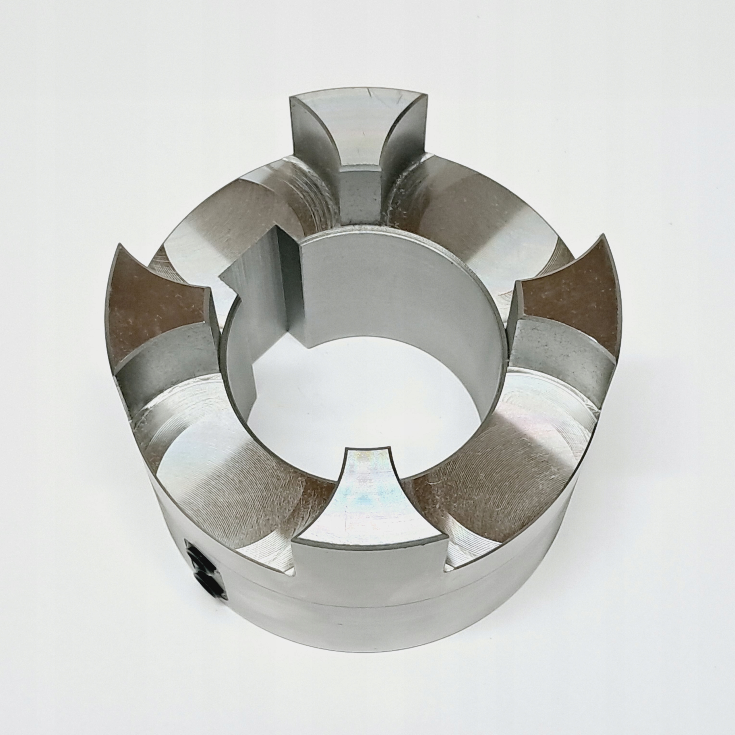 Spojka o průměru 105 mm s otvorem fi60 w18 polovina fi105 L140