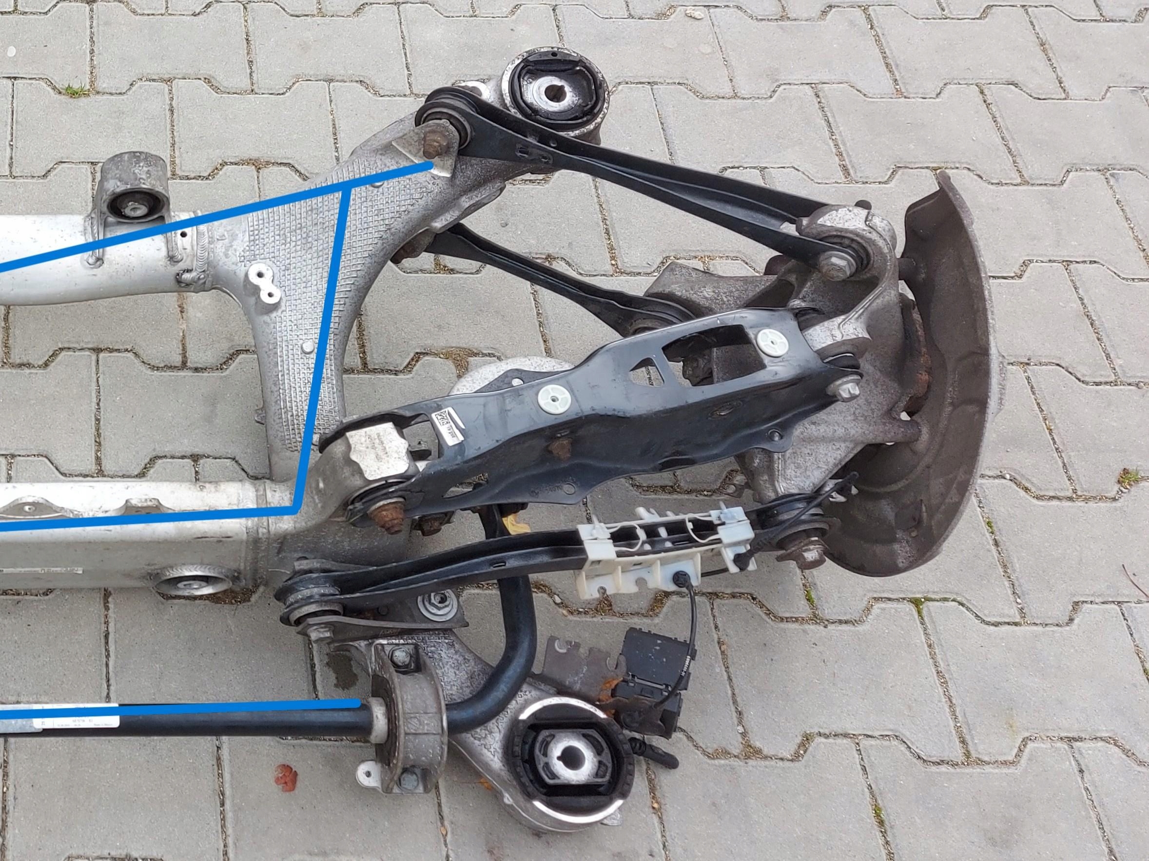BMW G05 X5 3.0d 2019r Achsträger rechts heck hinten