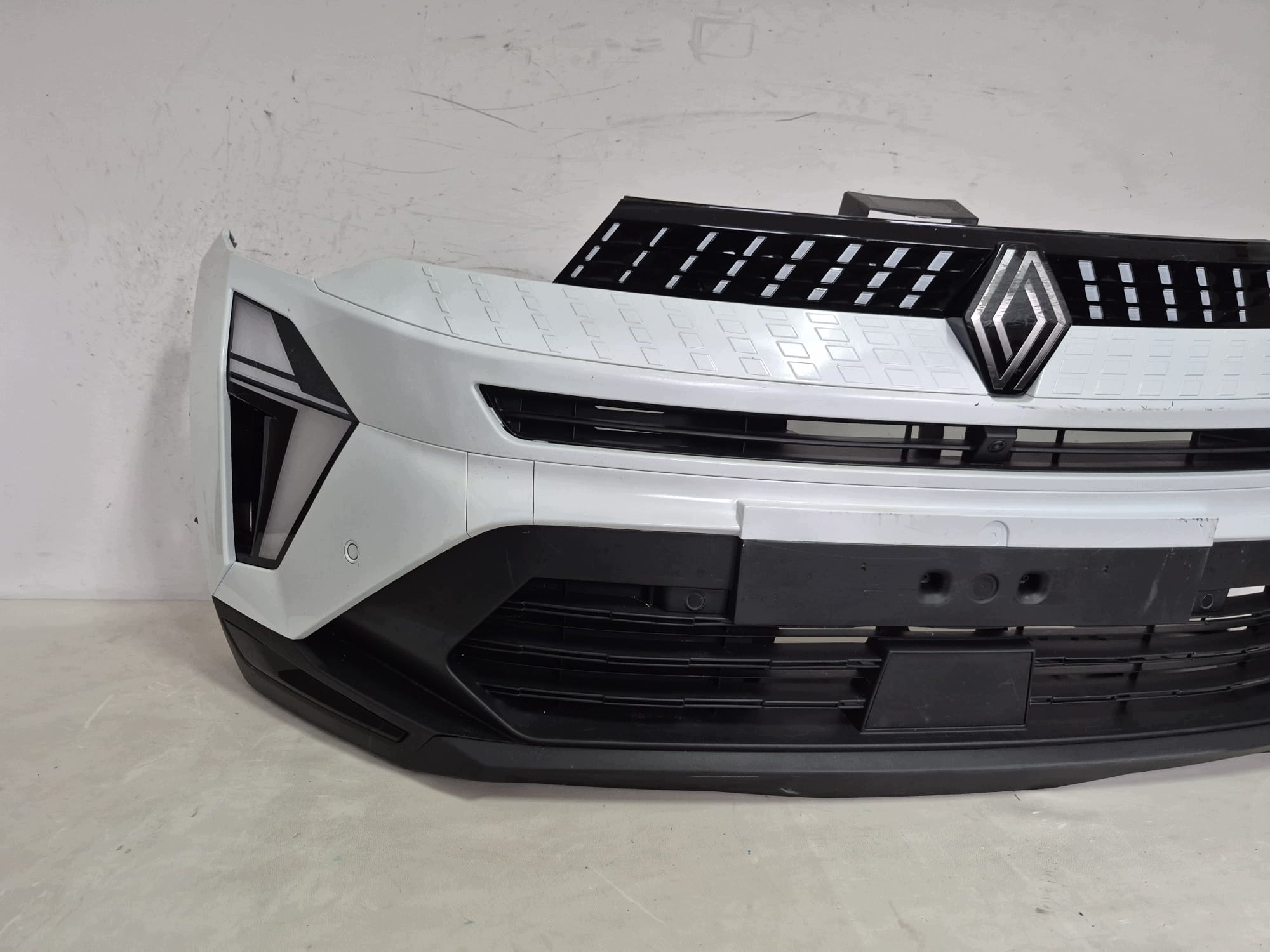 RENAULT CAPTUR II 2 LIFT 24- bumper front front 6XPDC RADAR 620264889R