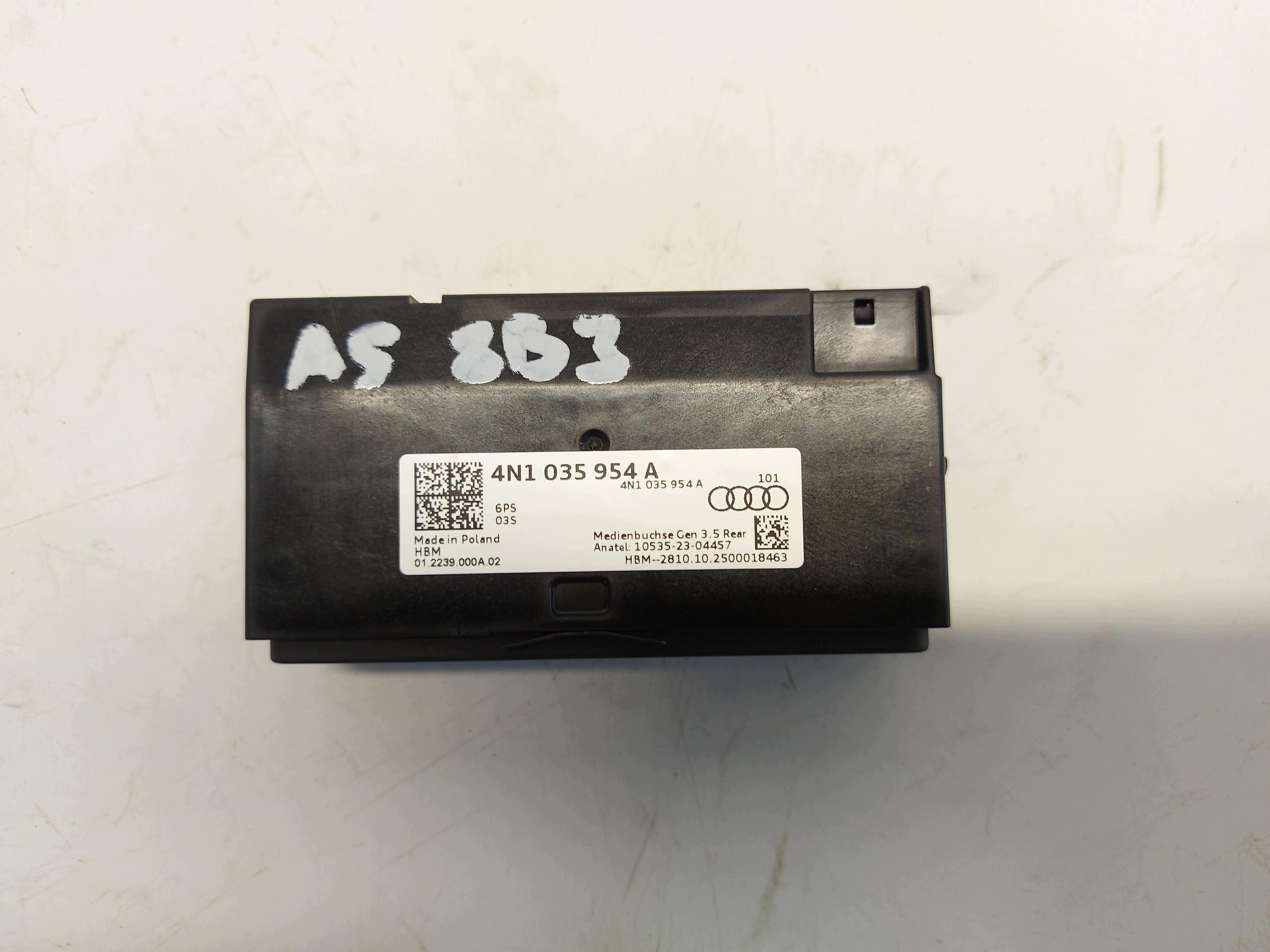 AUDI A5 8B3 B10 AVANT adapter USB 4N1035954A