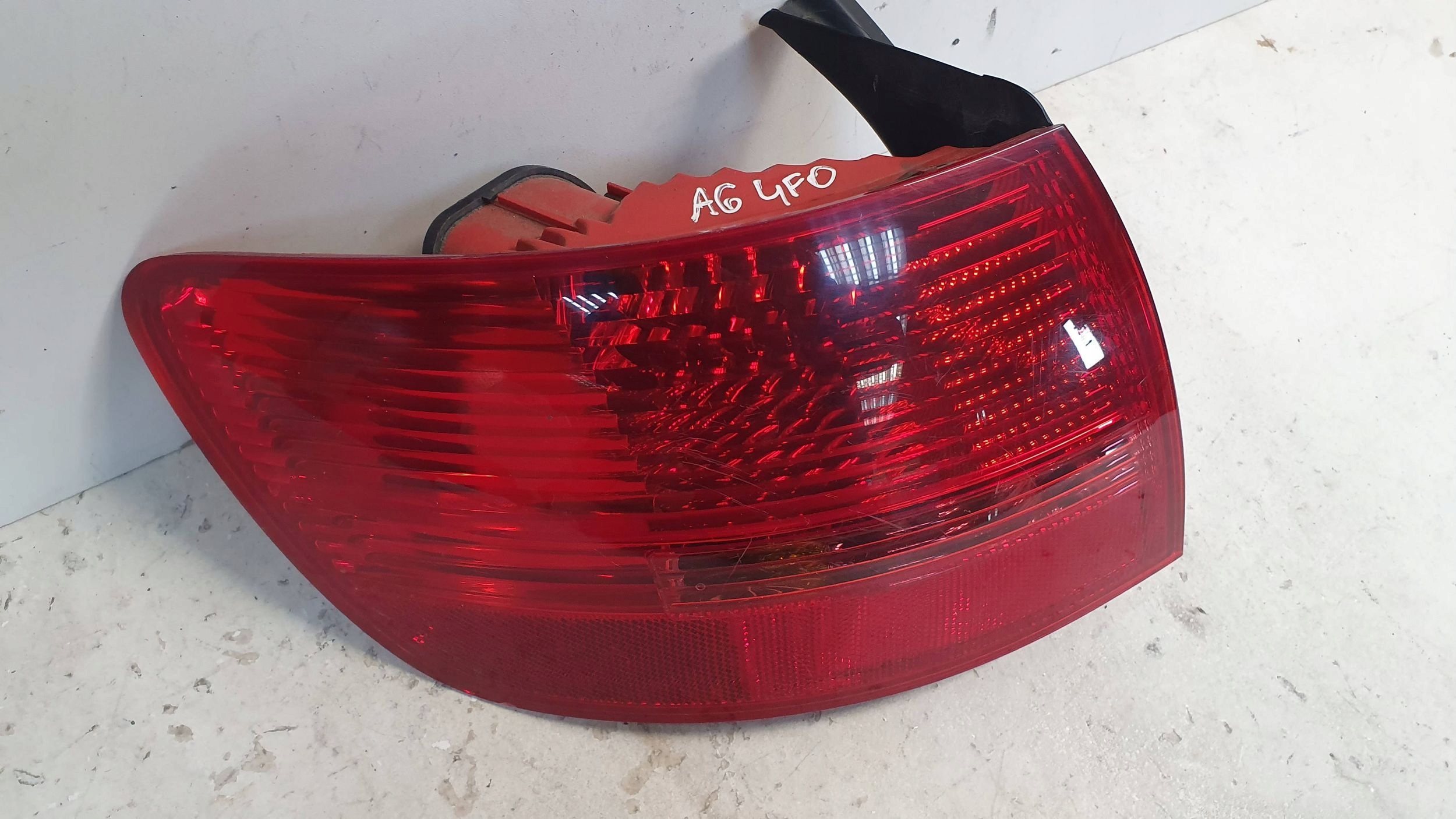 light rear part left AUDI A6 C6 4F KOMBI 4F9945095 05
