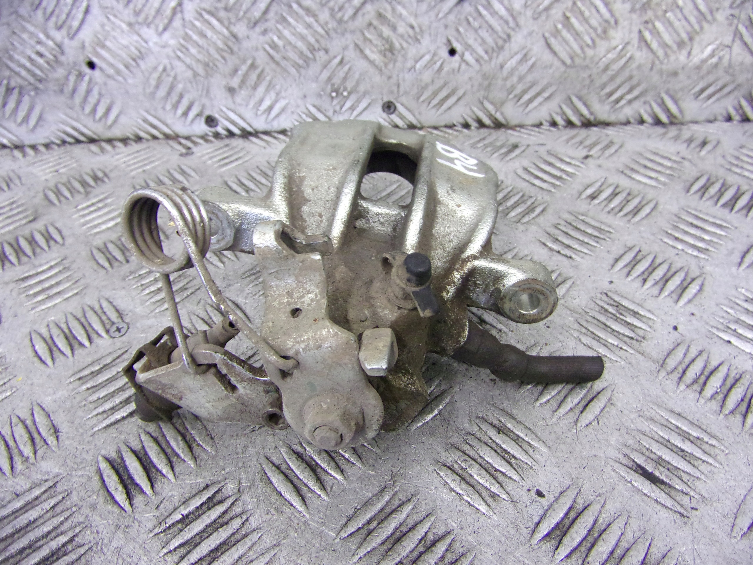 caliper brake left rear part rear VOLKSWAGEN PASSAT B4