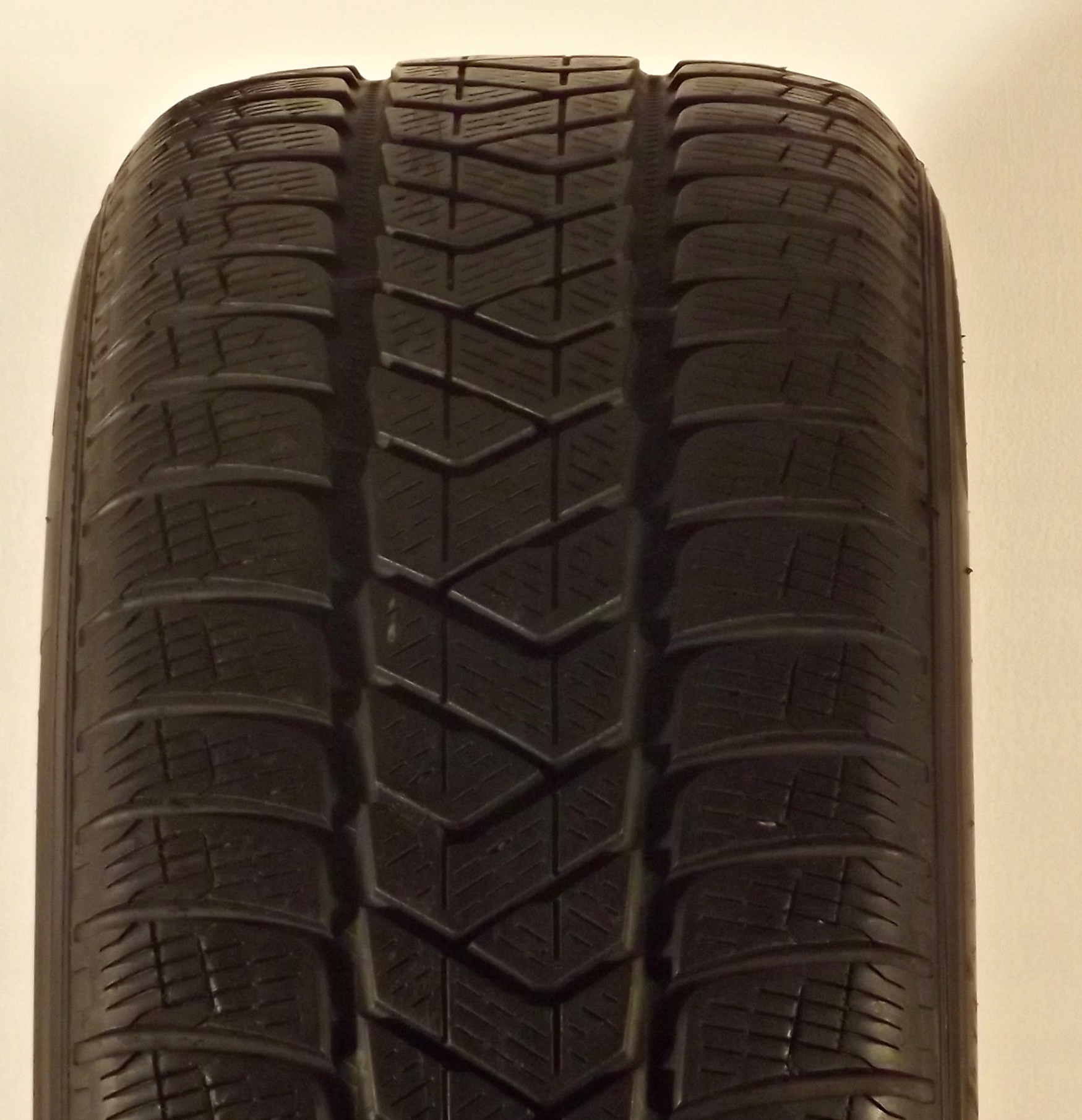 Opona 1szt 225 65R17 106H PIRELLI SCORPION WINTER Model Scorpion Winter