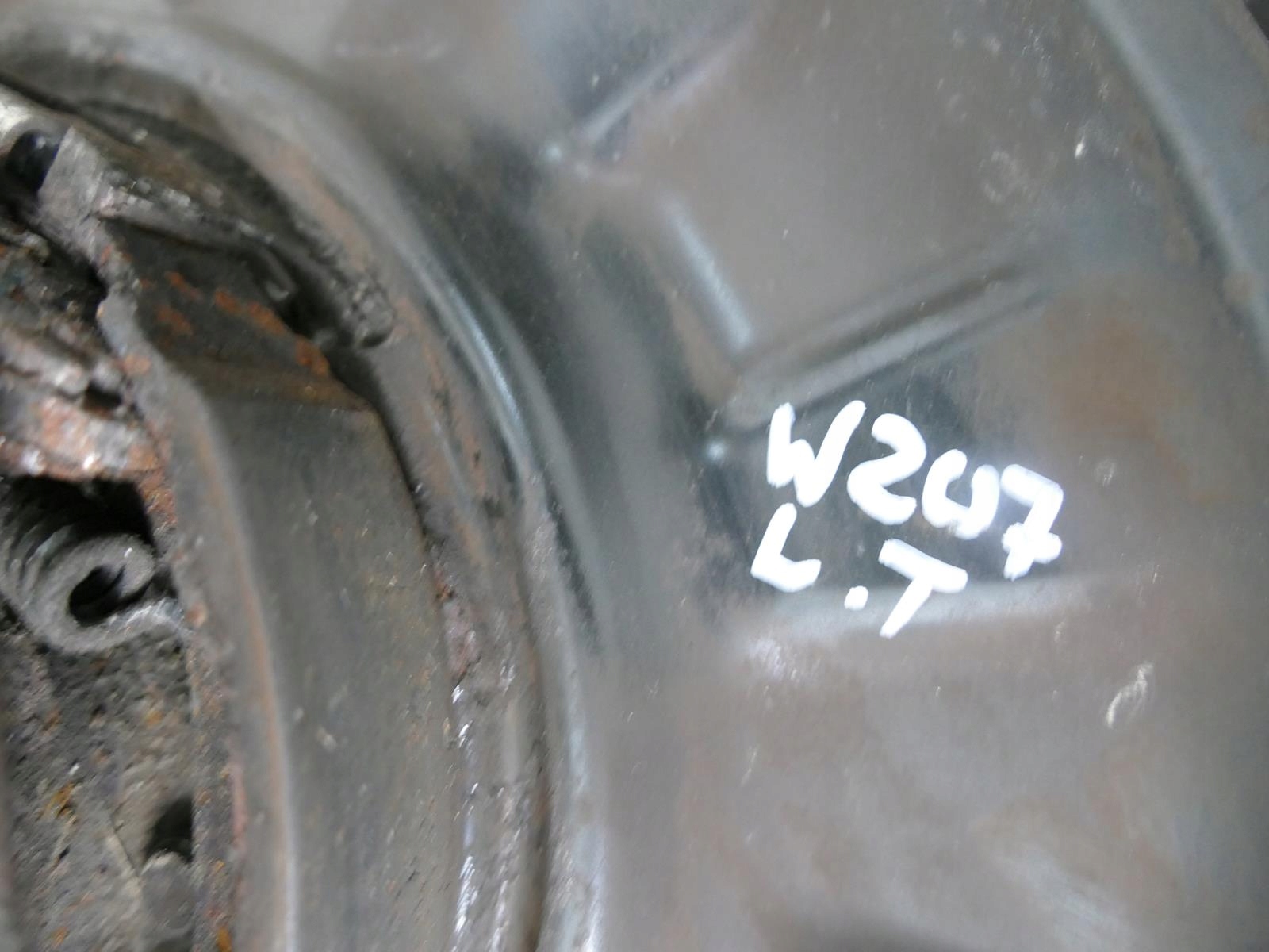 MERCEDES C207 W207 LIFT swing arm left rear part