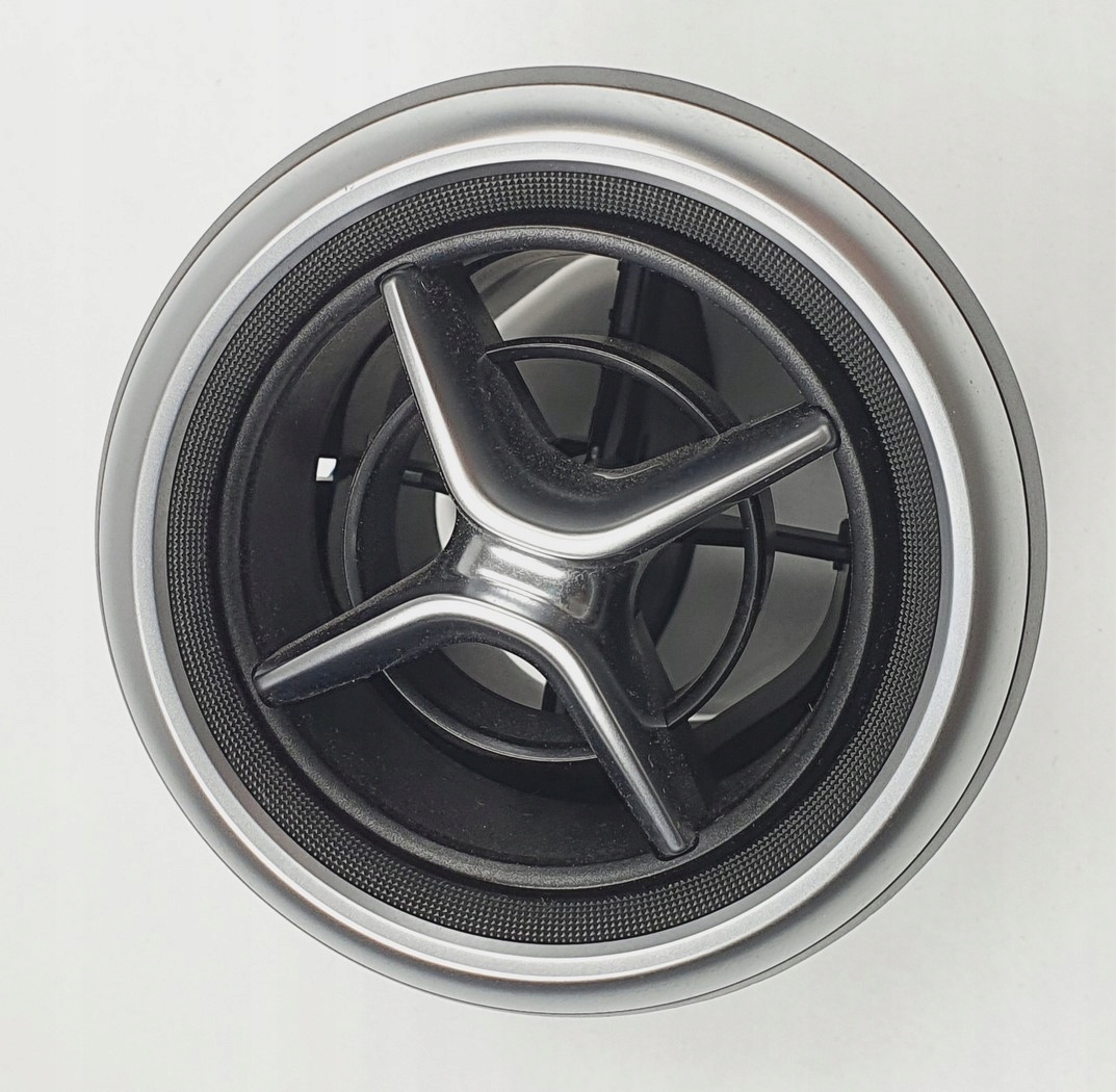 Вентиляционная решетка MERCEDES W176 A1768300354