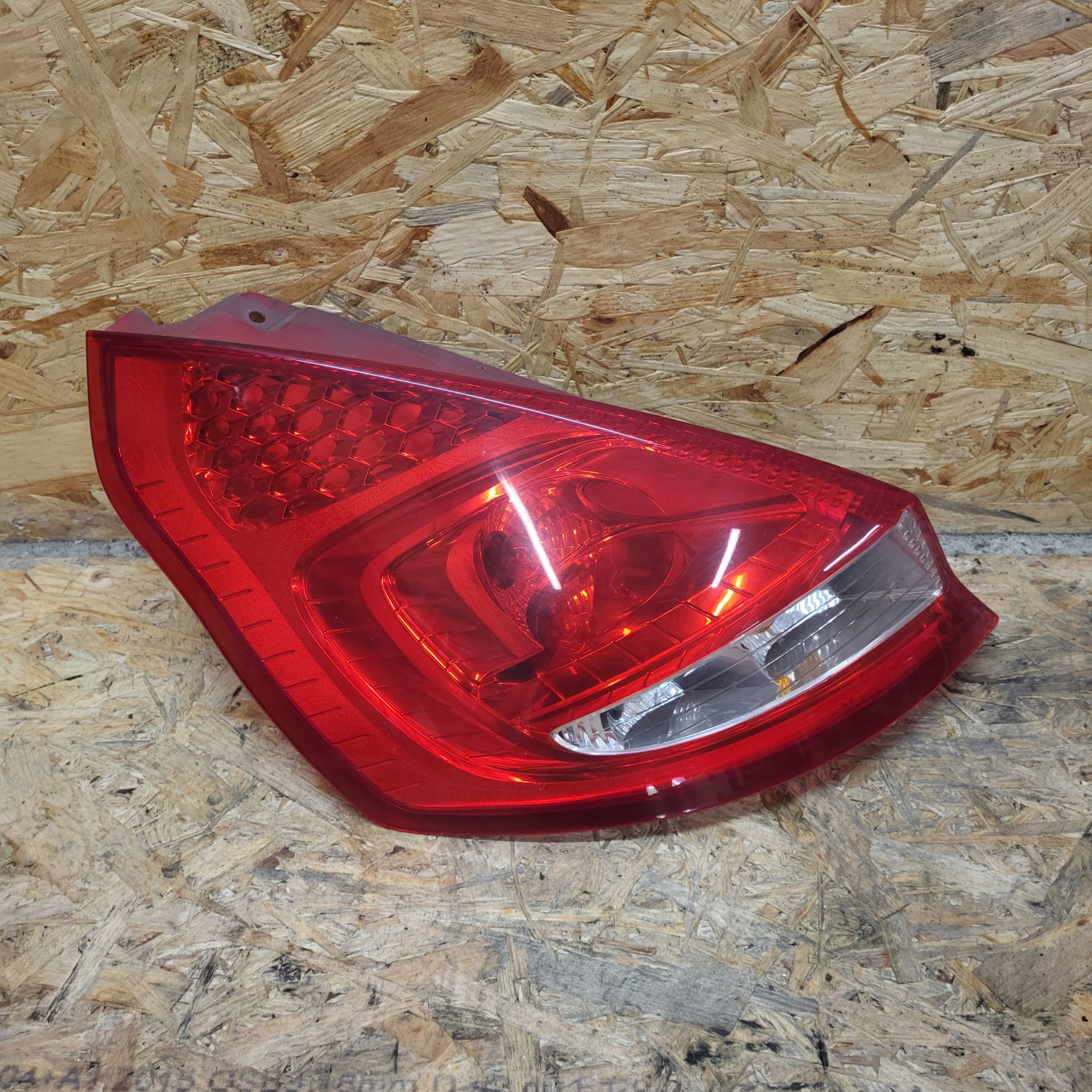 FORD FIESTA MK7 09-17R light left rear part complete