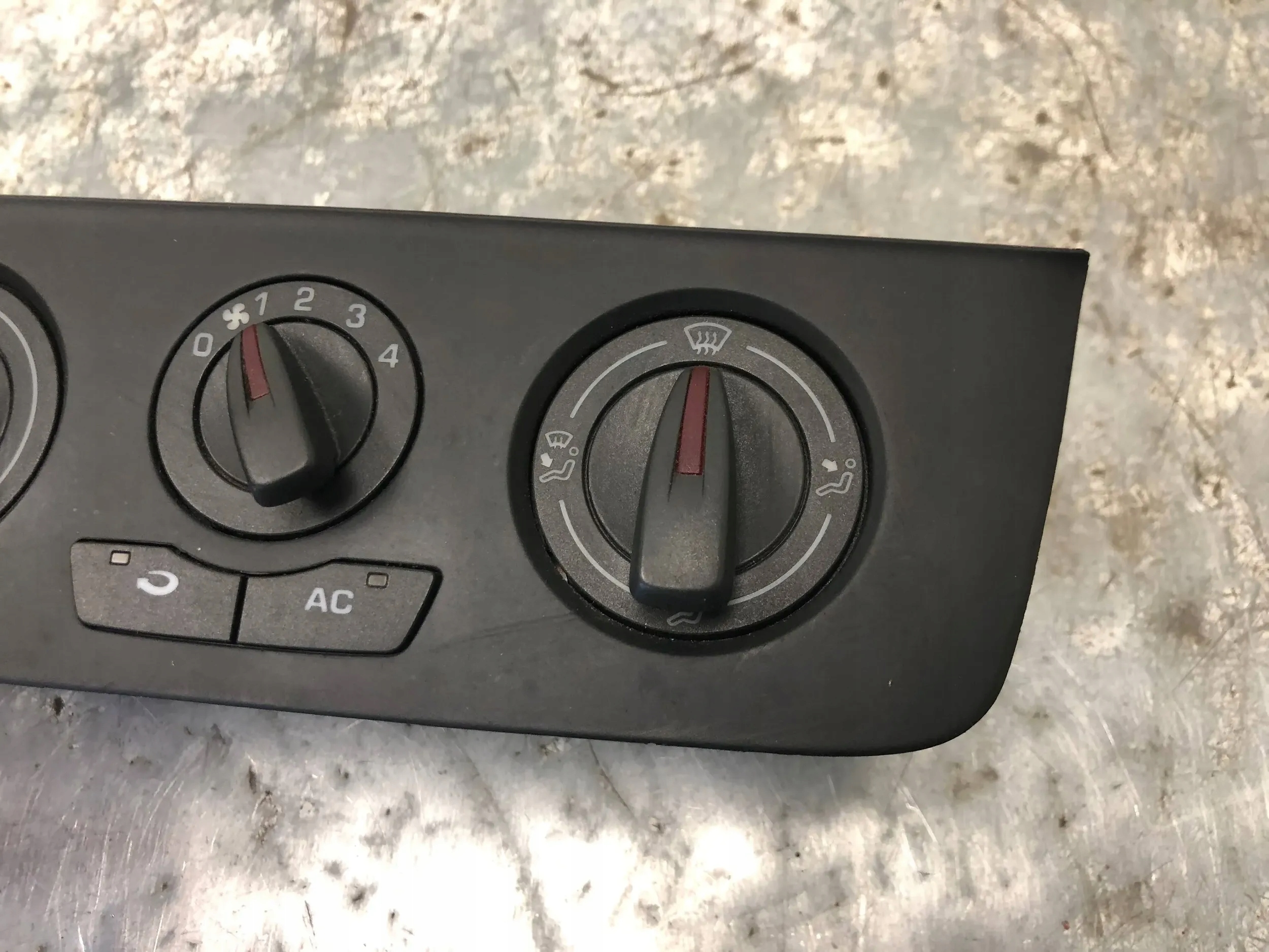 Unite commande clima SEAT IBIZA IV 6J0820045A