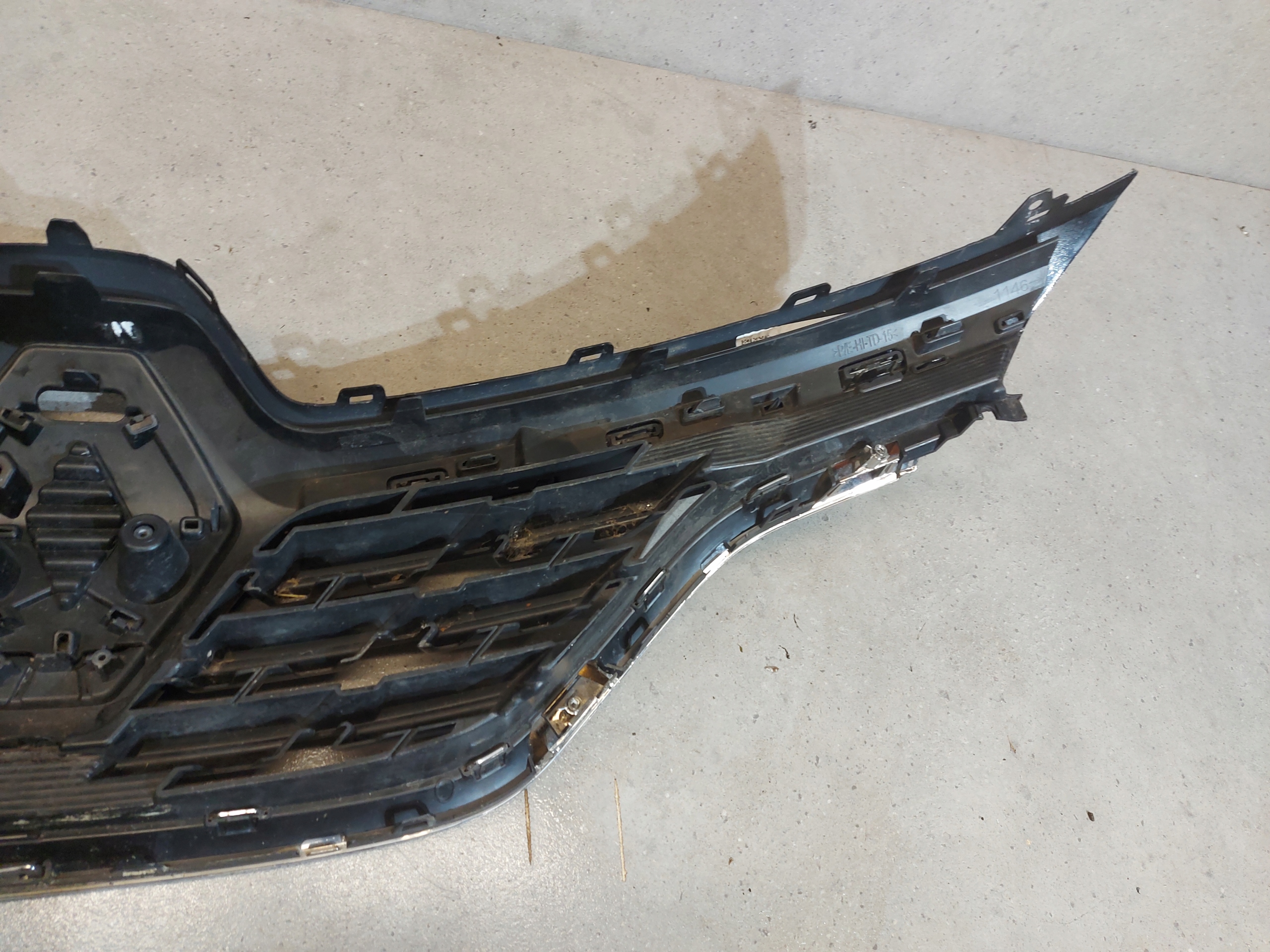 решетка радиатора renault CAPTUR II 2 623105565R