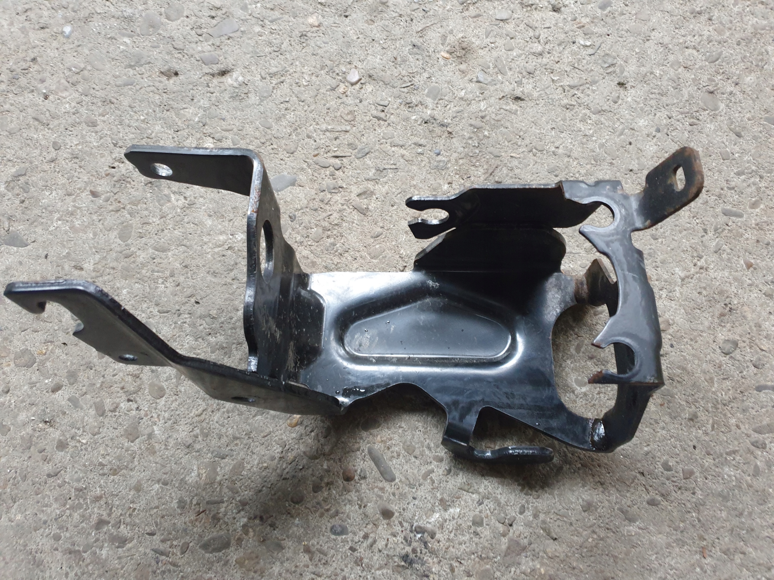 holder POMPY bracket ABS CITROEN C3 III 2016- 9818695380