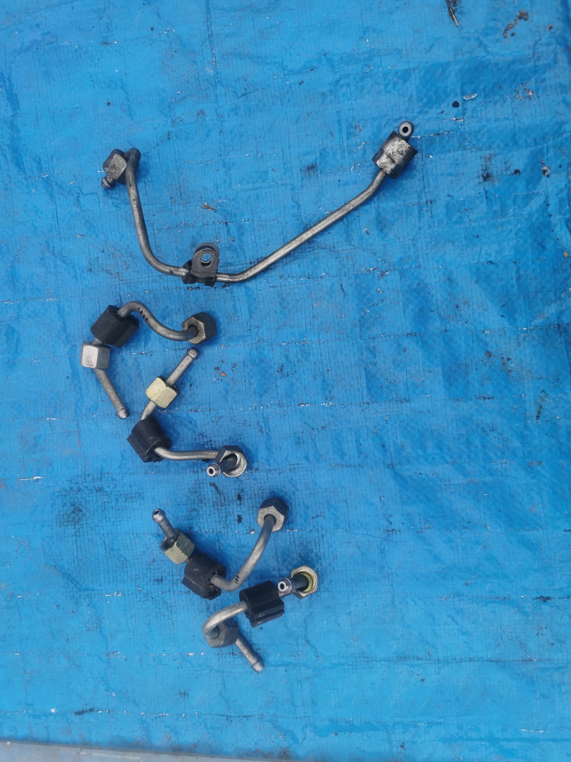 VW CADDY 2K5 PRZEWODY WTRYSKOWE 2.0TDI 150KM DFS