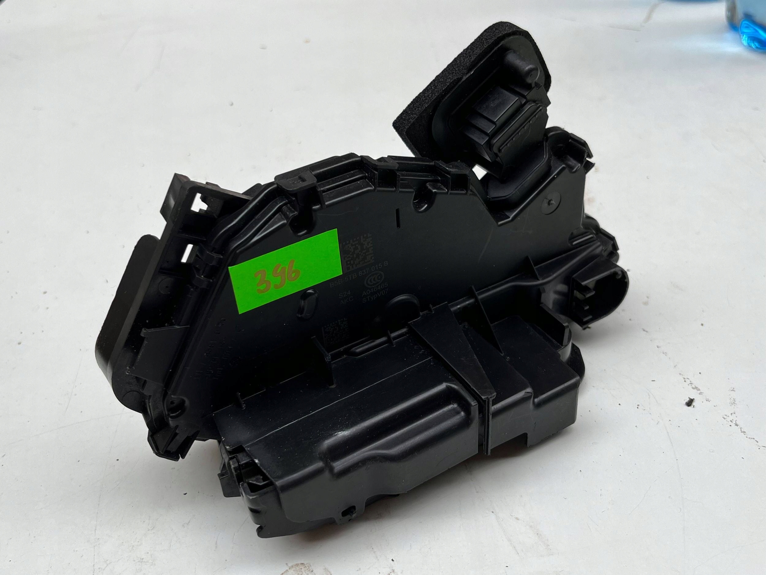 VOLKSWAGEN SEAT SKODA lock door left front 5TB837015B @M