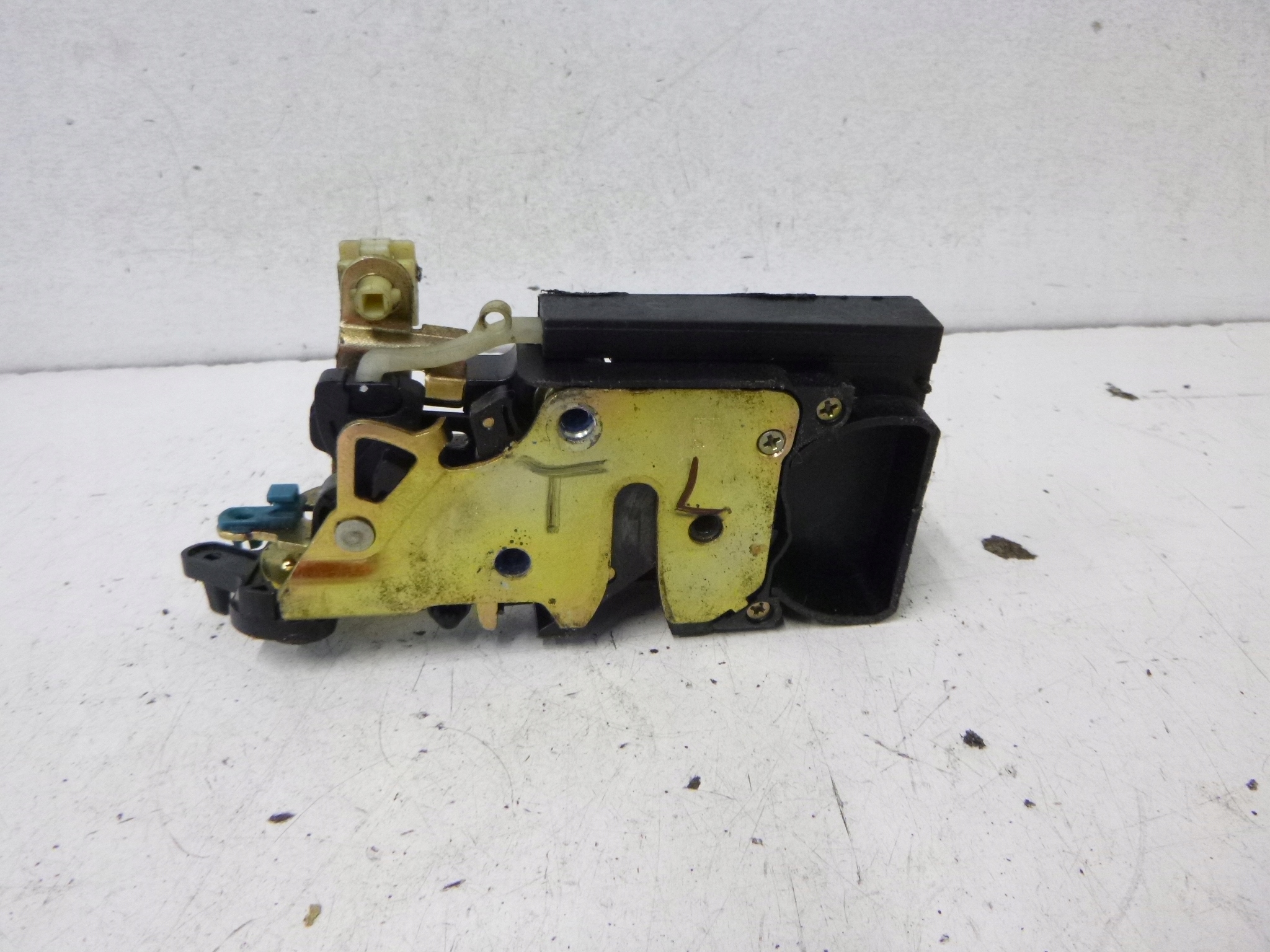 lock door rear part left Daewoo Tacuma Rezzo 2001