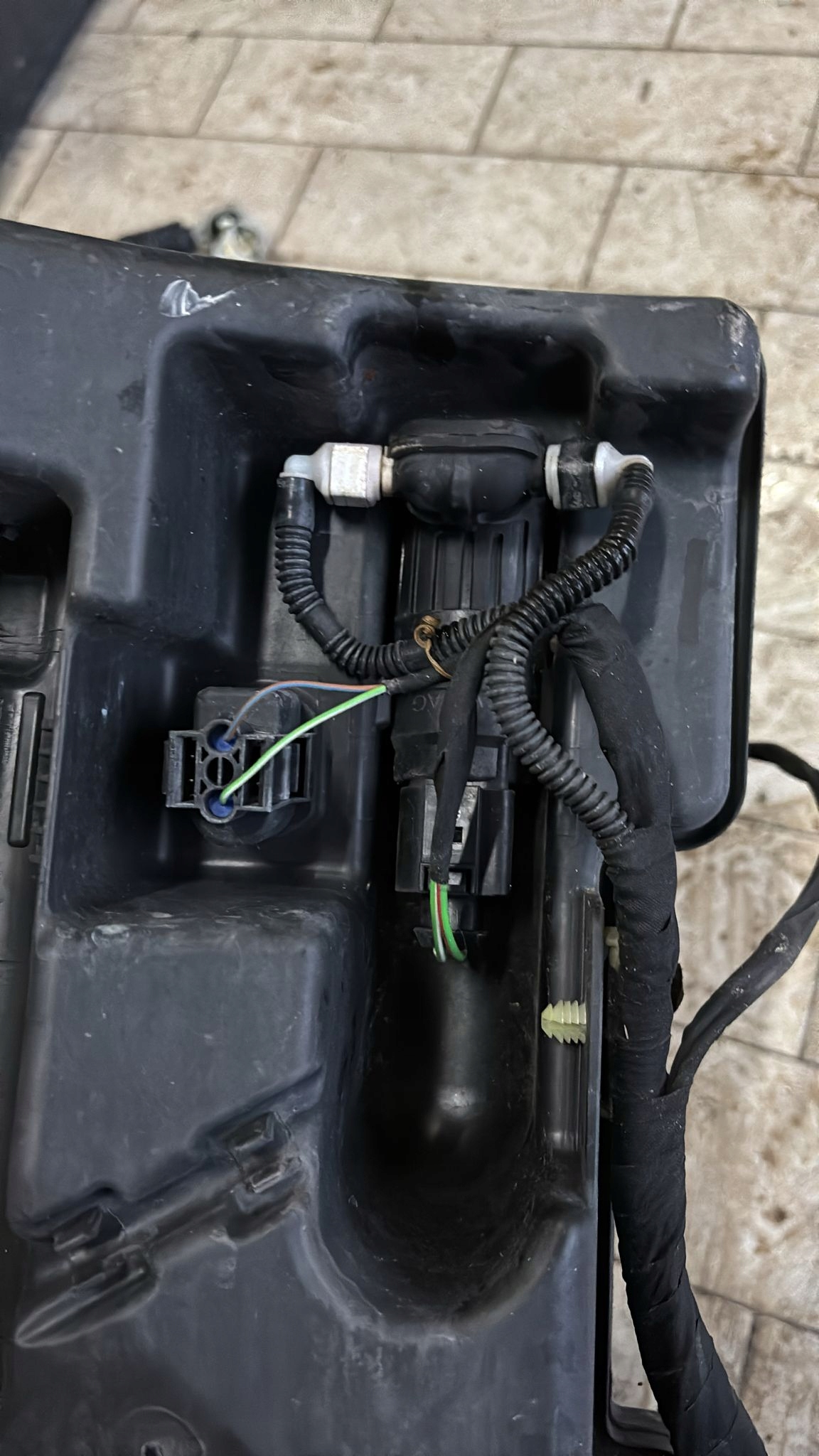 washer fluid tank VW SHARAN II 5N0955453G