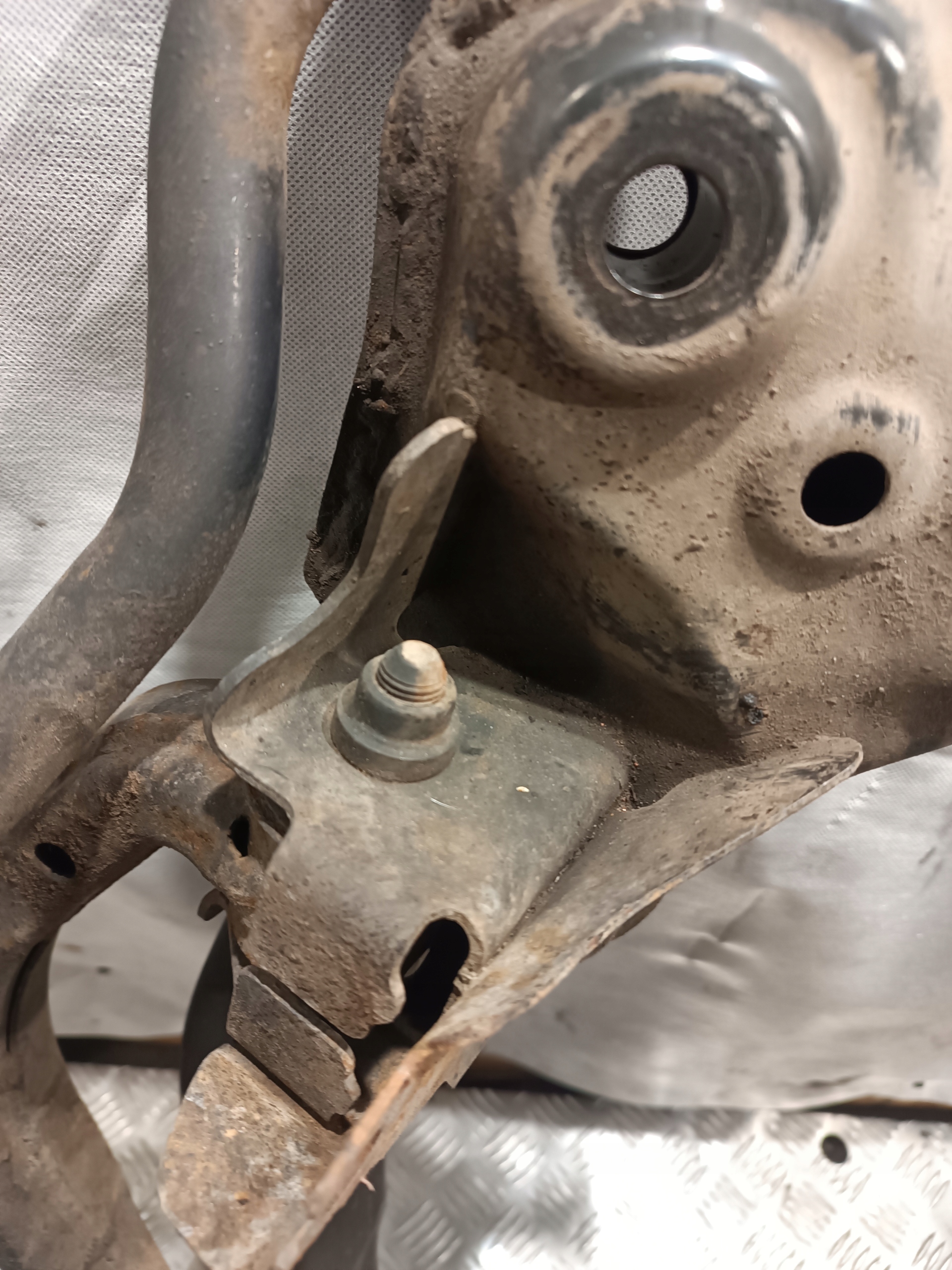 axle beam subframe springing HONDA CIVIC VII 1.7B 88kW 2001r