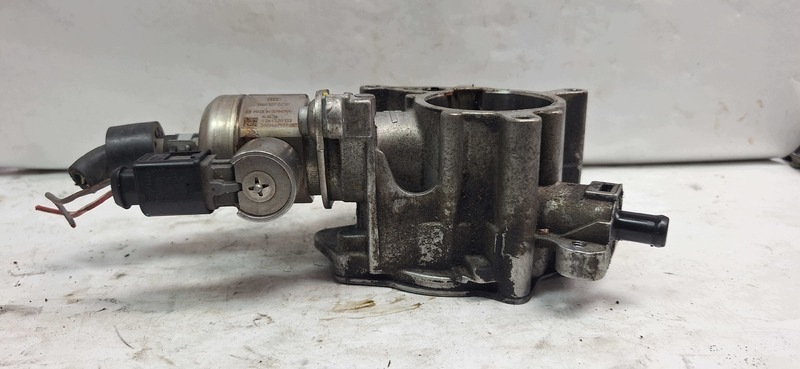 pump VACUM AUDI A4 B7 06H127025P 06J145100B