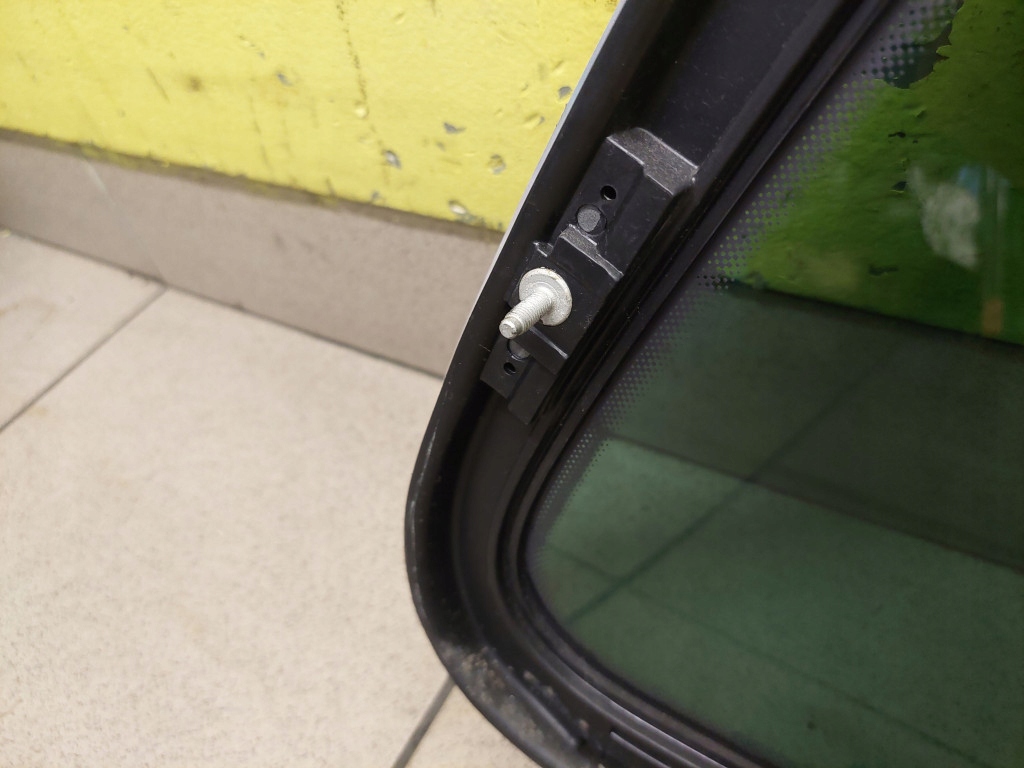 VW TOUAREG and window bodywork left rear part