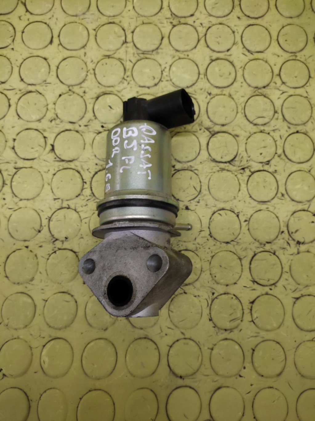 VW PASSAT B5 FL 1.6 EGR valve EV071