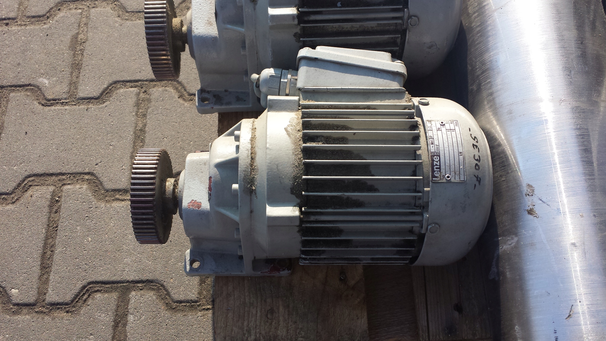 Motoreduktor LENZE 7KB4-974H /0.25kW 1400/162r/min