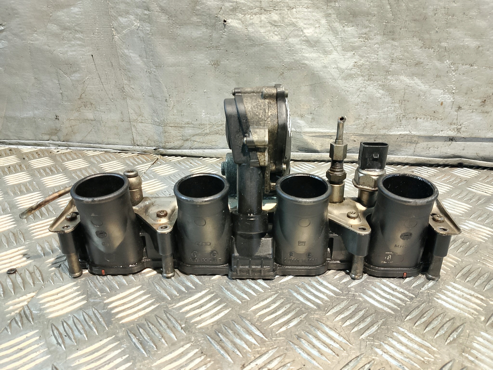 intake manifold + regulator KLAP VW PASSAT B6 2.0 FSI 150 KM 2900308501 VDO