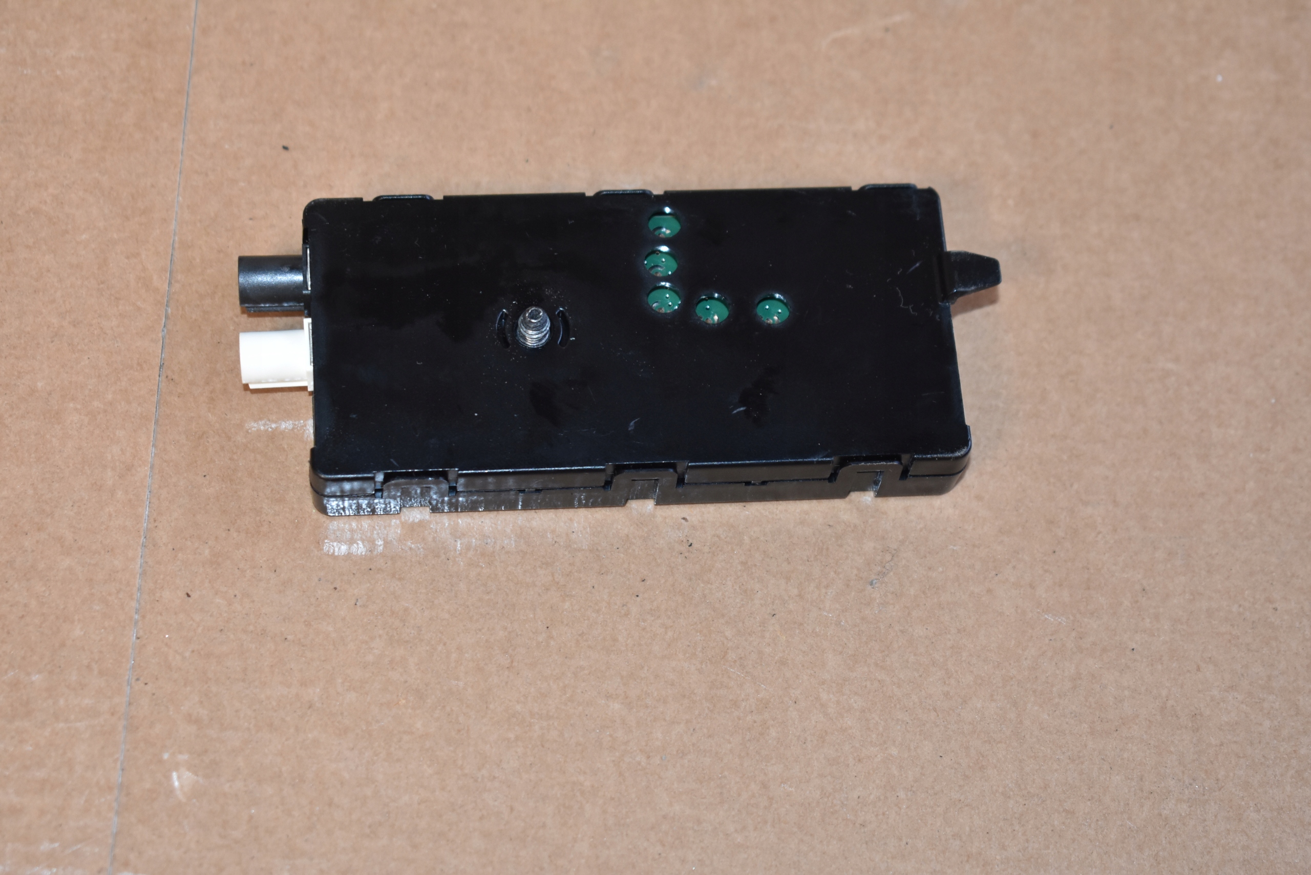IDEALNY antenna amplifier BMW G02 1