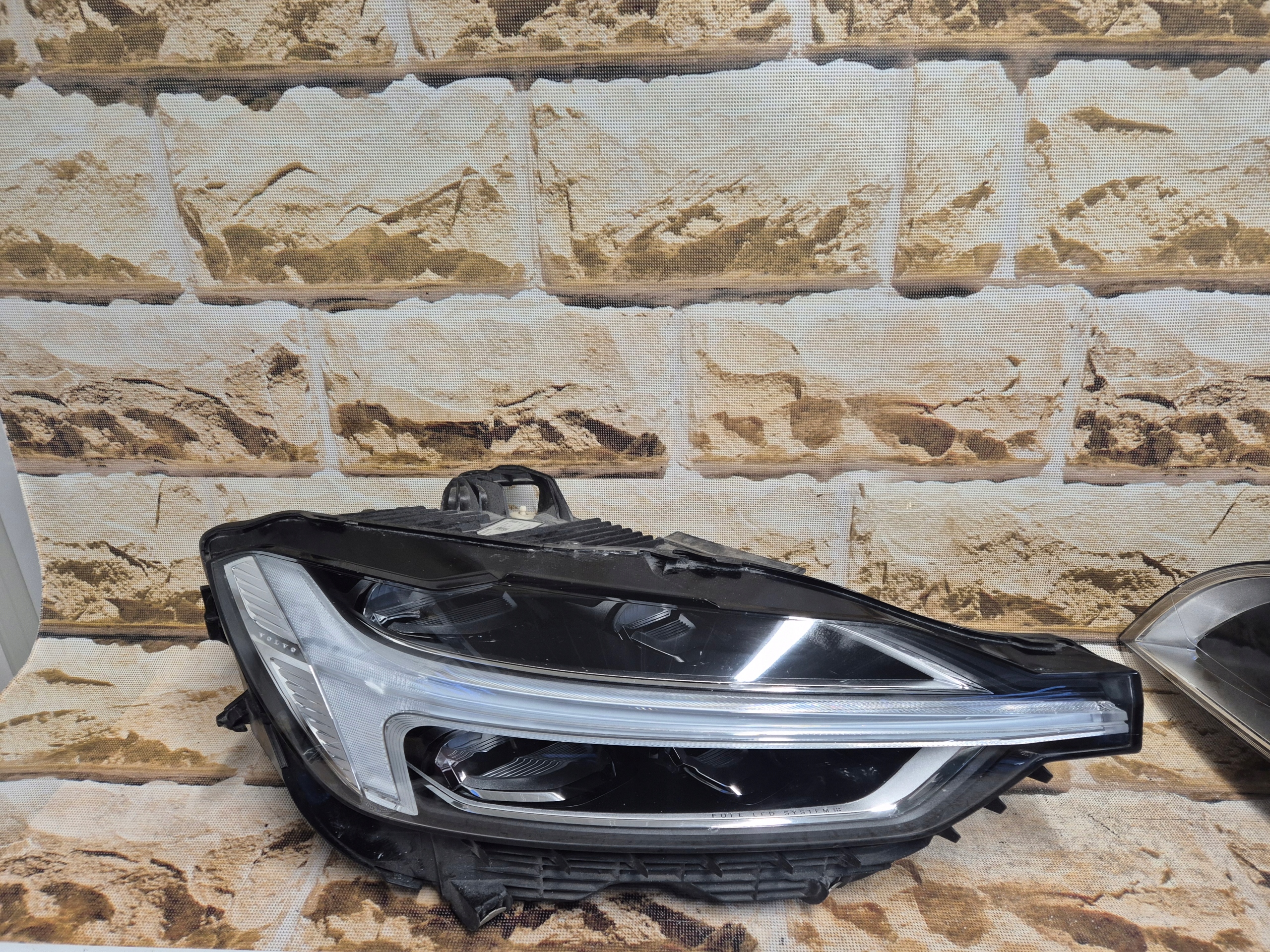 volvo xc60 full led mid led europa prawa lampa