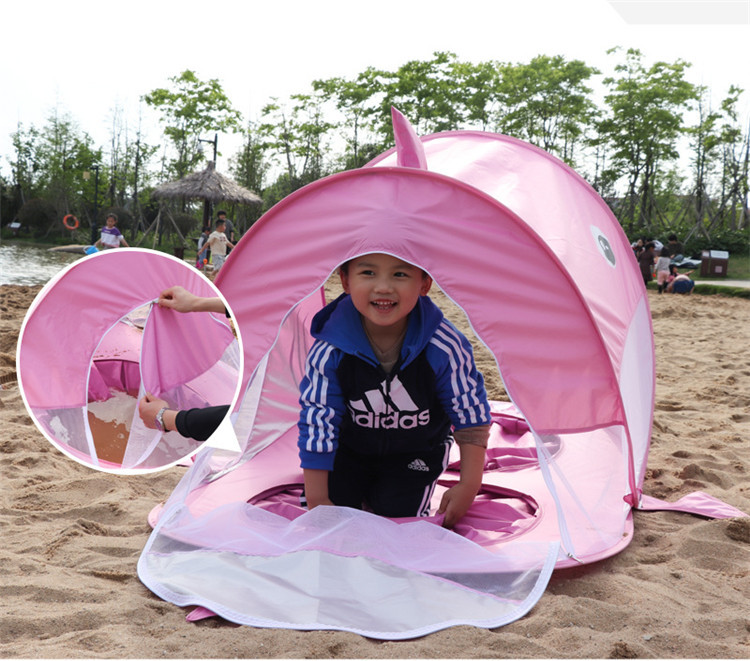 NAMIOT PLAŻOWY DLA DZIECI Z REKINAMI Kolor dominujący odcienie niebieskiego