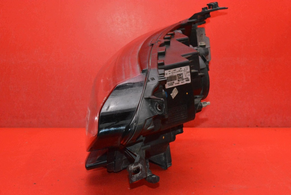 REFLEKTOR right light front LED EU 260100767R RENAULT MEGANE 4 IV 16-20