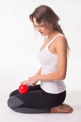 PIŁKA REHABILITACYJNA JEŻYK ZIELONA 7,6CM TULLO Średnica 7 cm