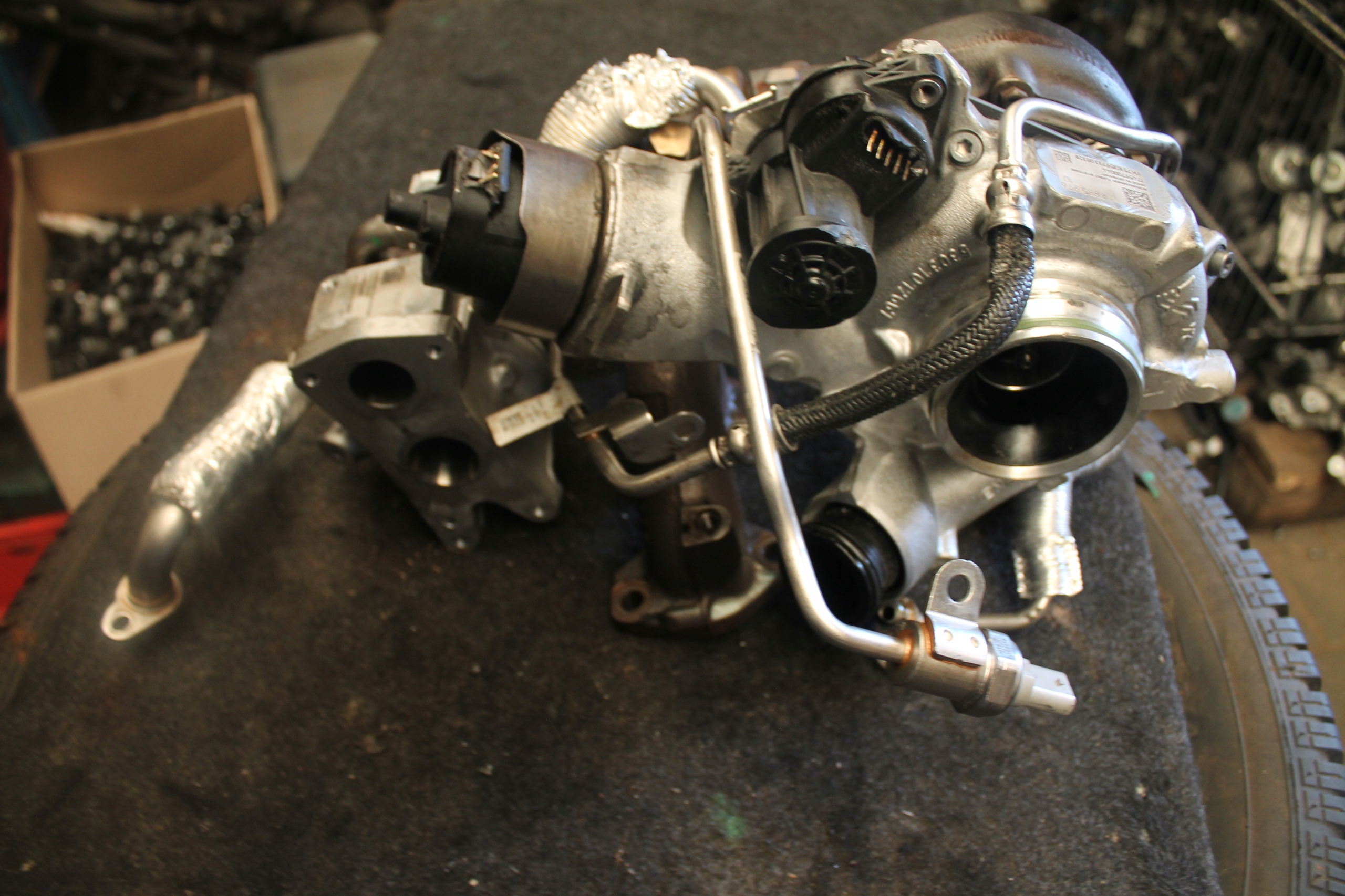 1136. turbo BMW 9885974 9885976