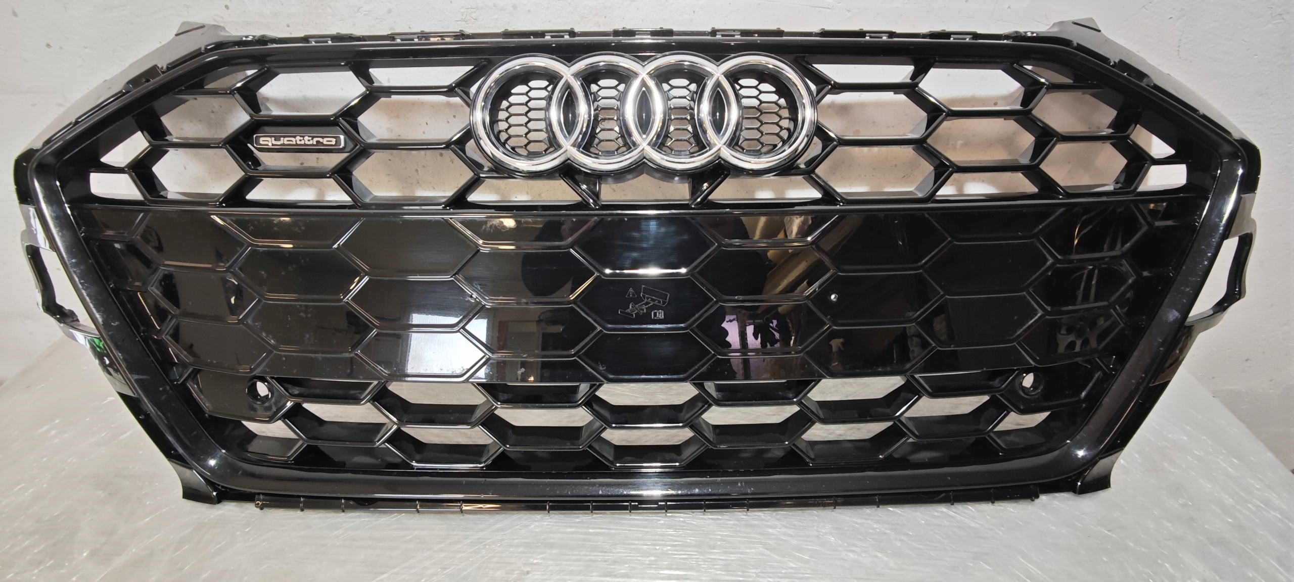 Audi A4 B9 Kühlergrill FRONTGRILL Kühlergitter 8W0853651EB - Thumbnail 1