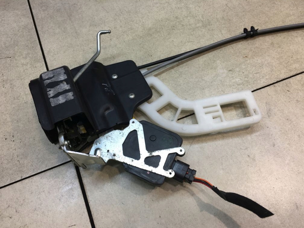 lock door right rear part KIA SPORTAGE II 5 PIN