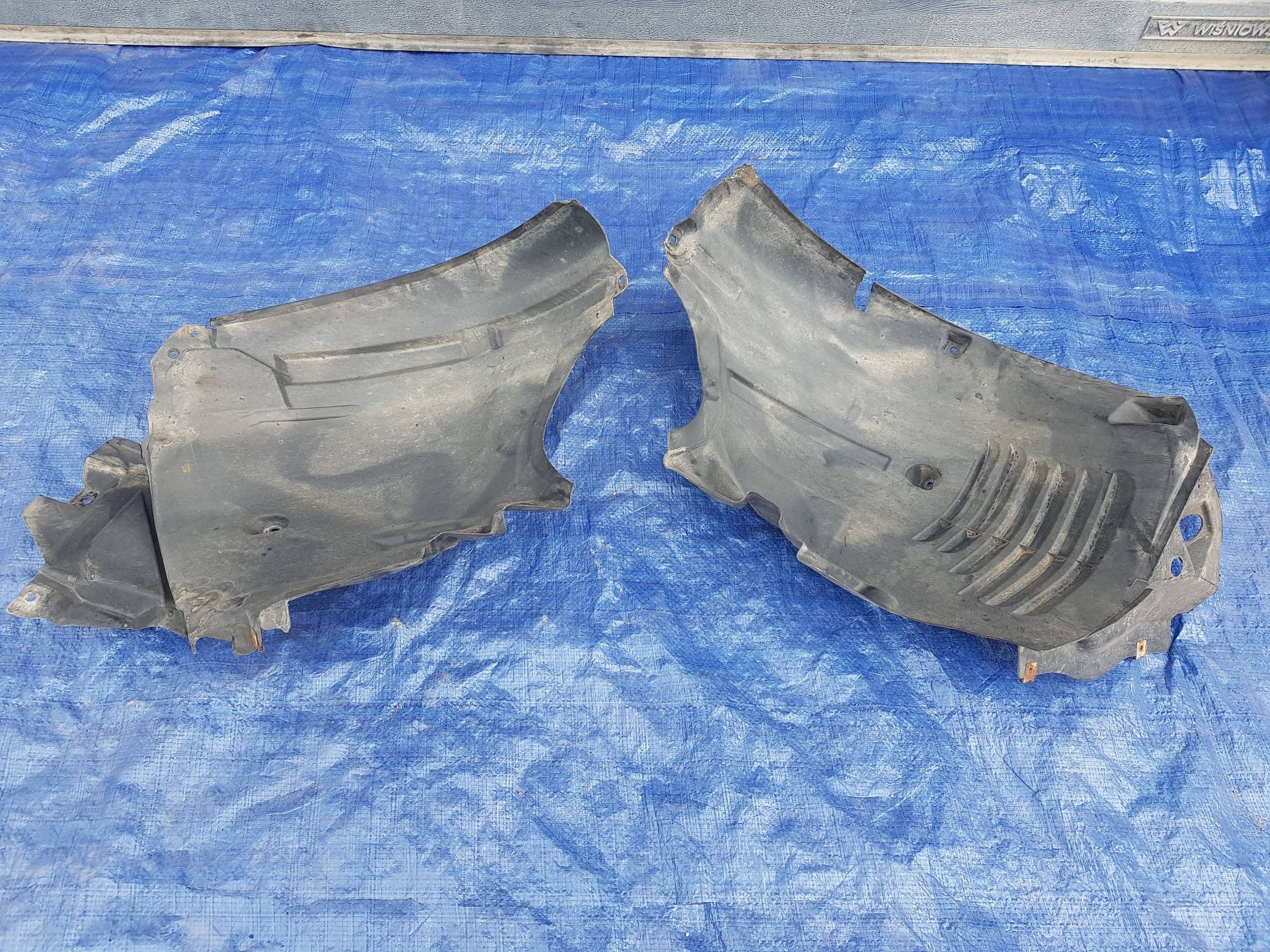 mudguard front front right Mercedes E W212 2126903130 2126900230