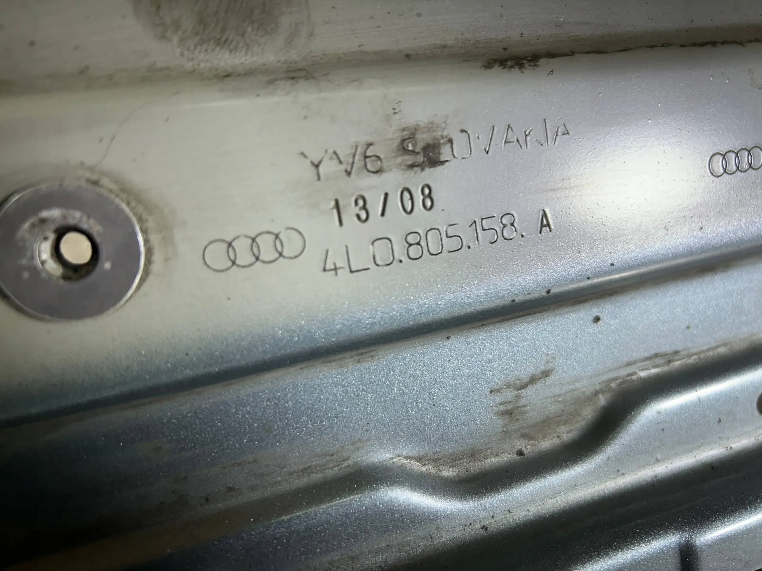 Poignée Support plaque Aile Avant Audi Q7 4L 2008